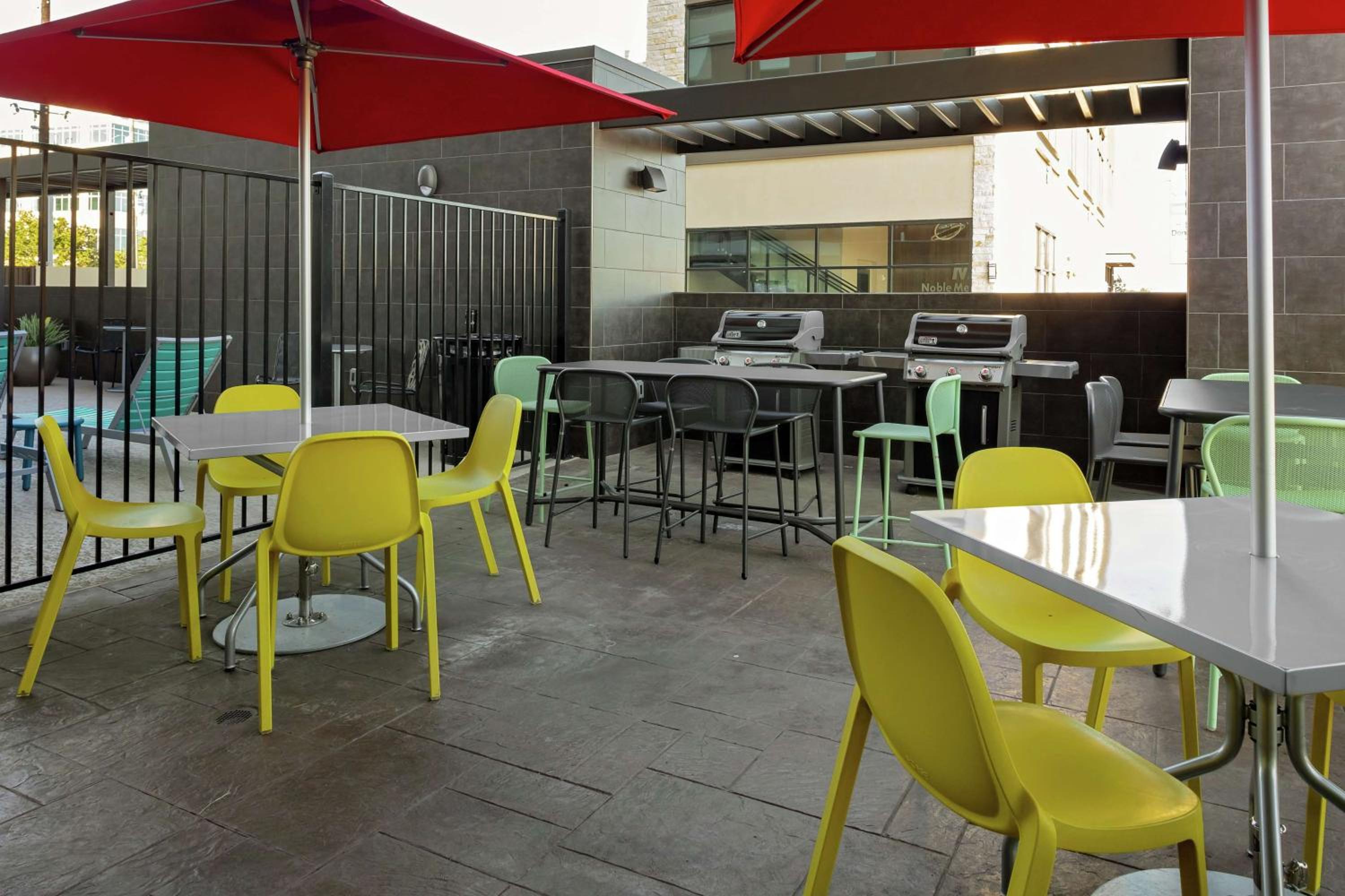 Houston Vacations - Home2 Suites By Hilton Sugar Land Rosenberg - Property Image 2