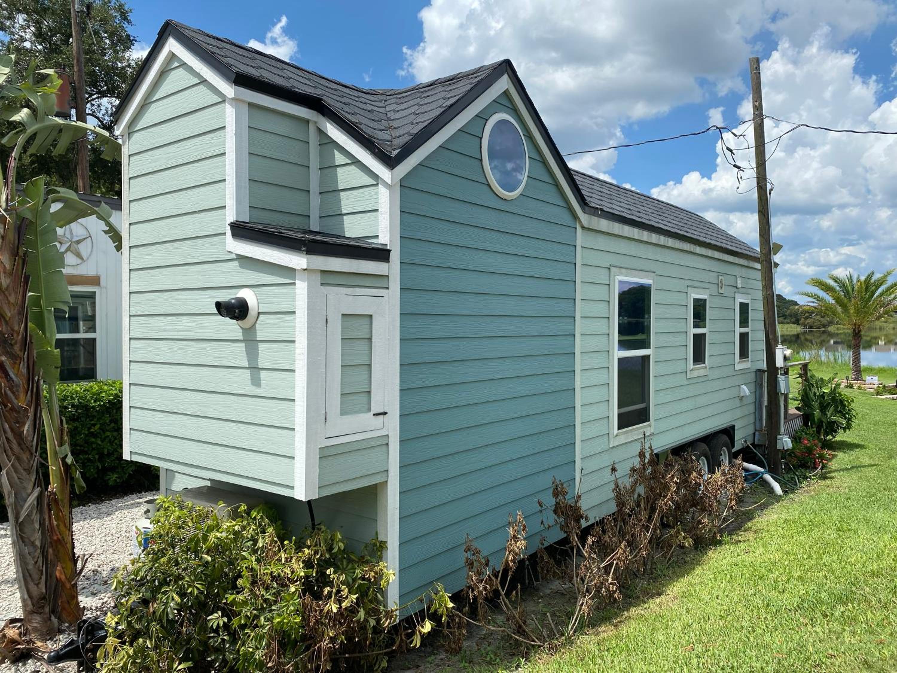 Orlando Lakefront Tiny Houses