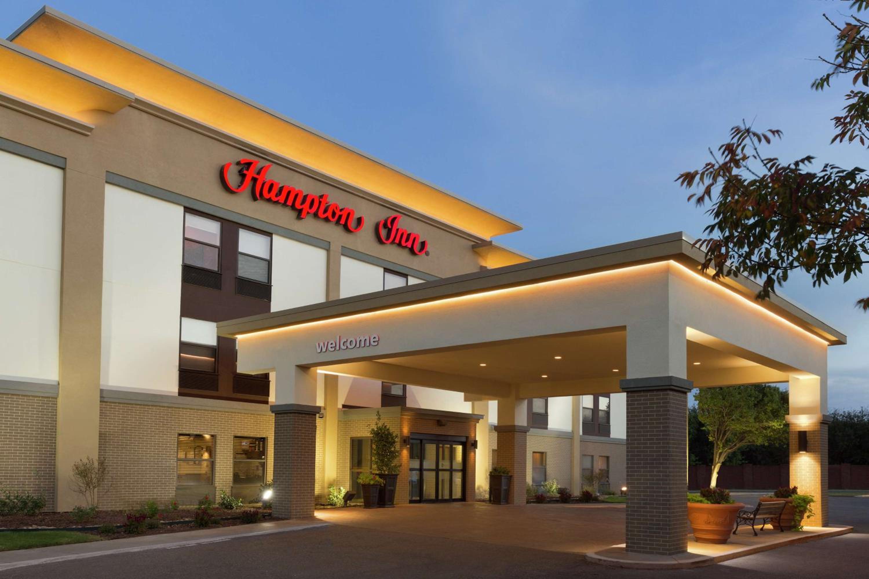Hotel Hampton Inn Lubbock - Image 1