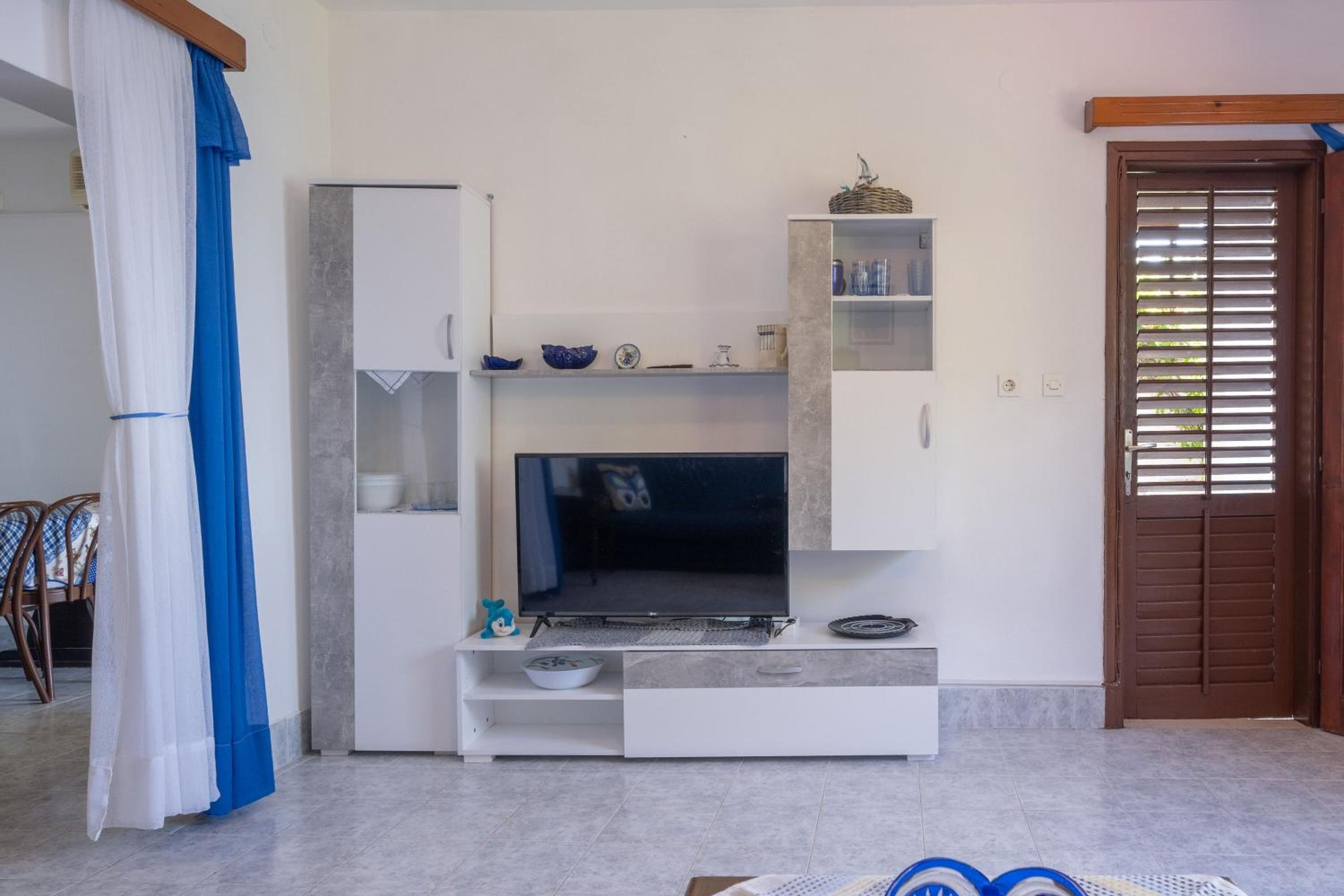 Apartments Ljiljana