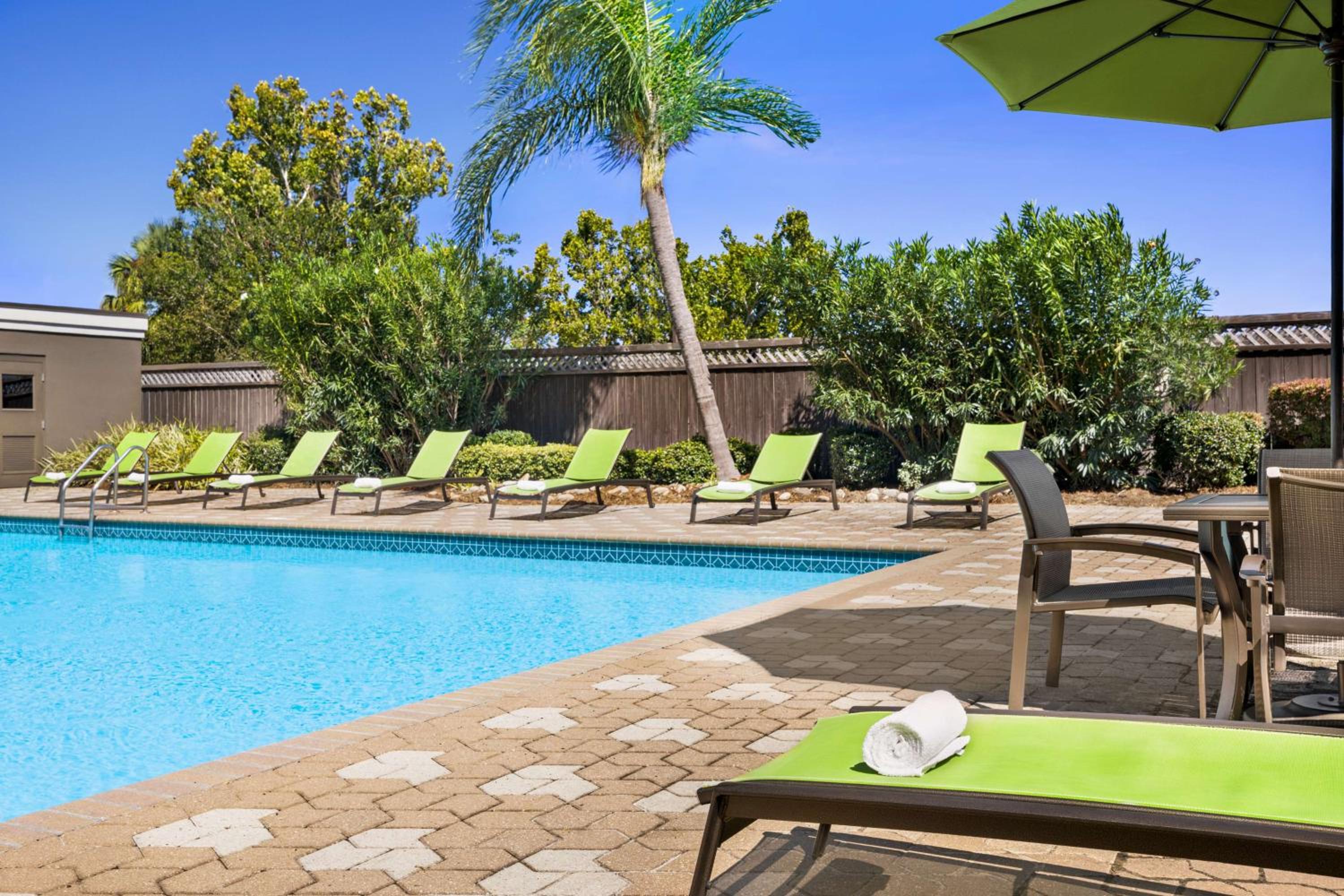 DoubleTree by Hilton New Orleans Airport