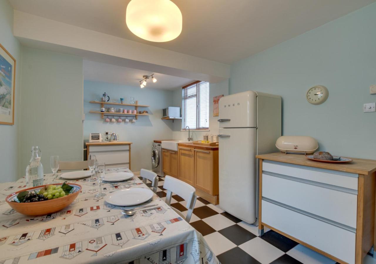 1 Bed in Swanage oc-wy357 view 5