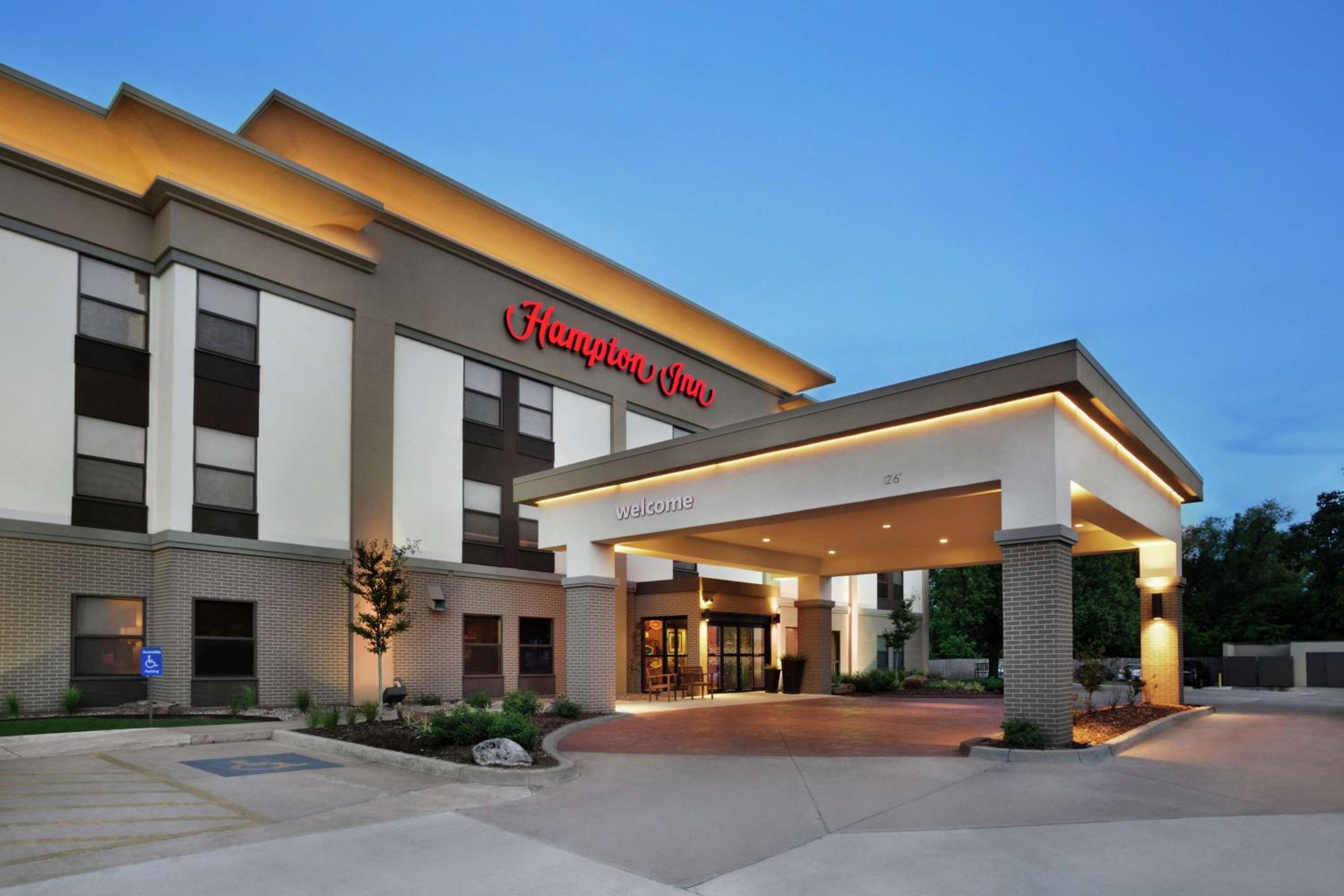Oklahoma City Vacations - Hampton Inn Shawnee - Property Image 1
