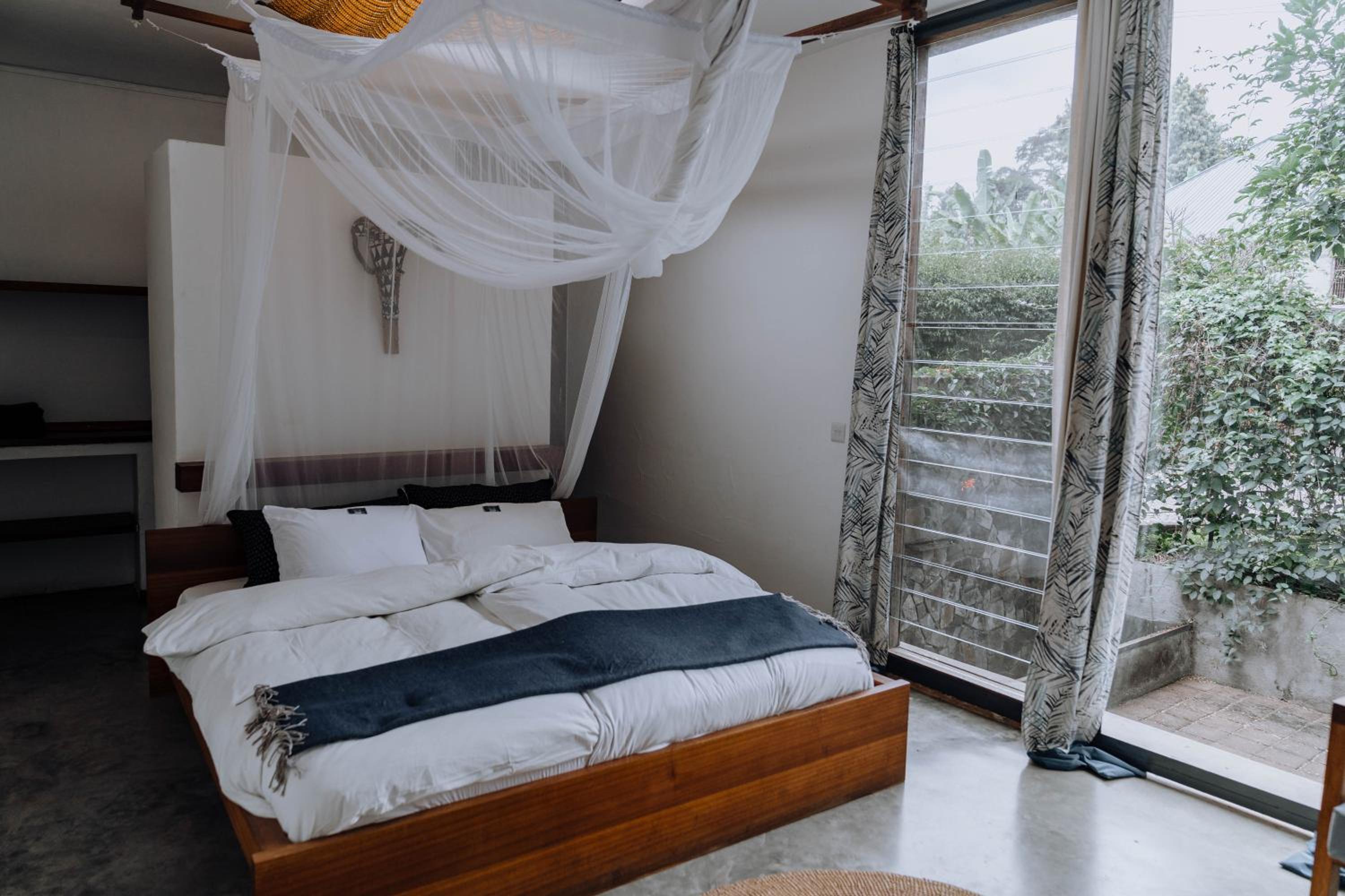 Kaliwa Lodge