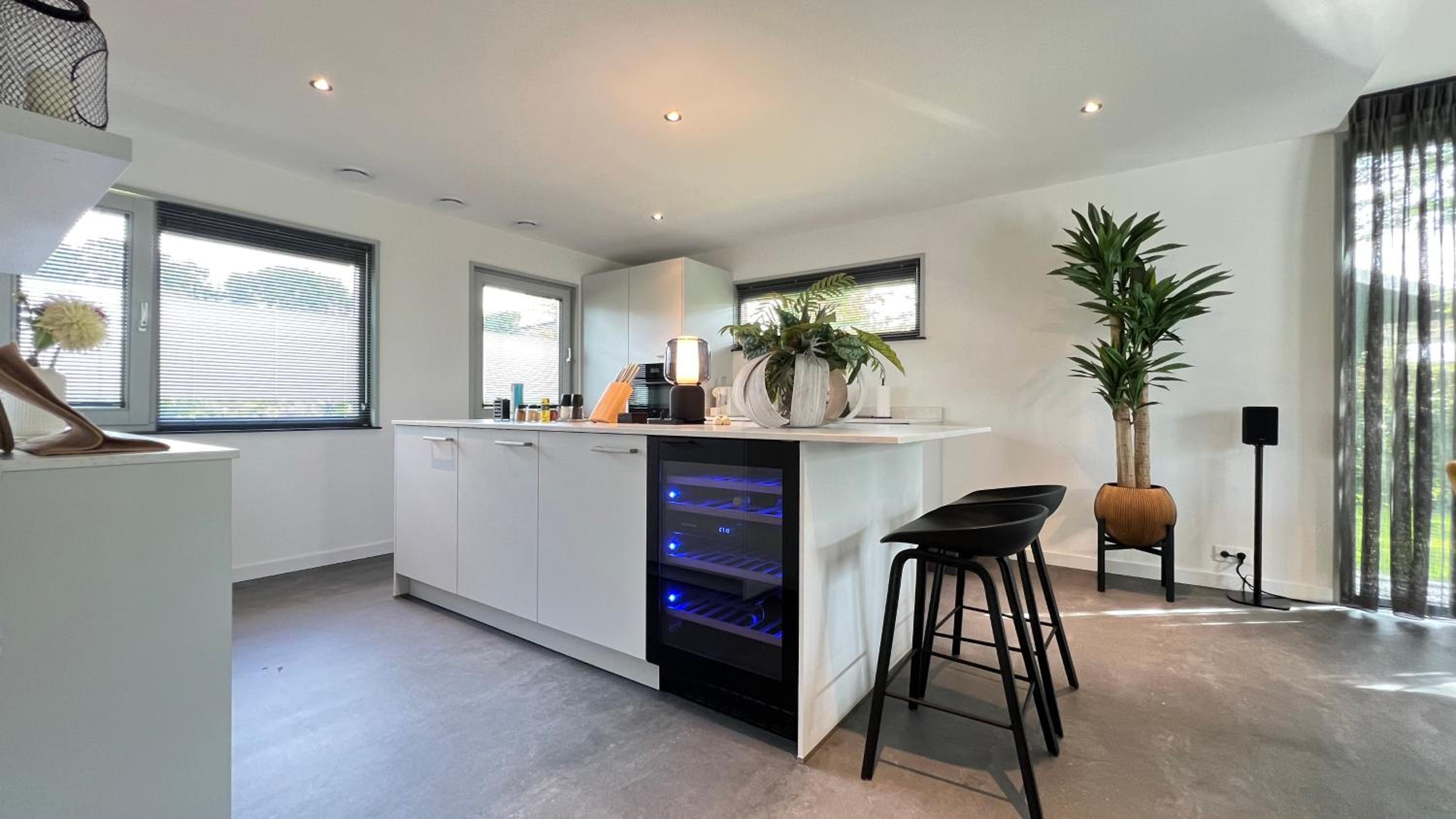 VILLA ARYVE in See-, Strand- und Golfplatznähe inklusive NETFLIX, Bad en Suite und Wohlfühlgarantie view 4