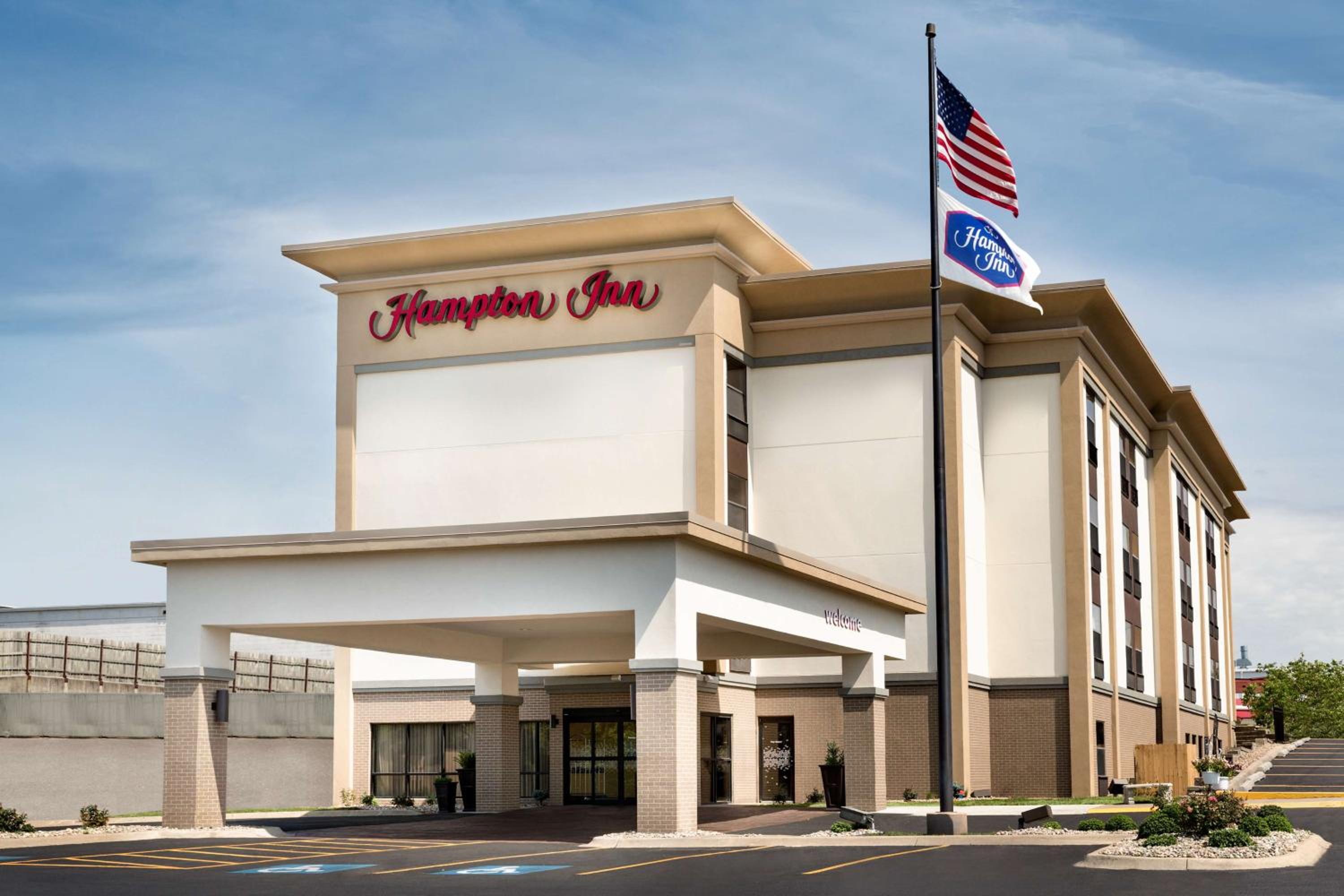 Hampton Inn St. Joseph - Property Image 1