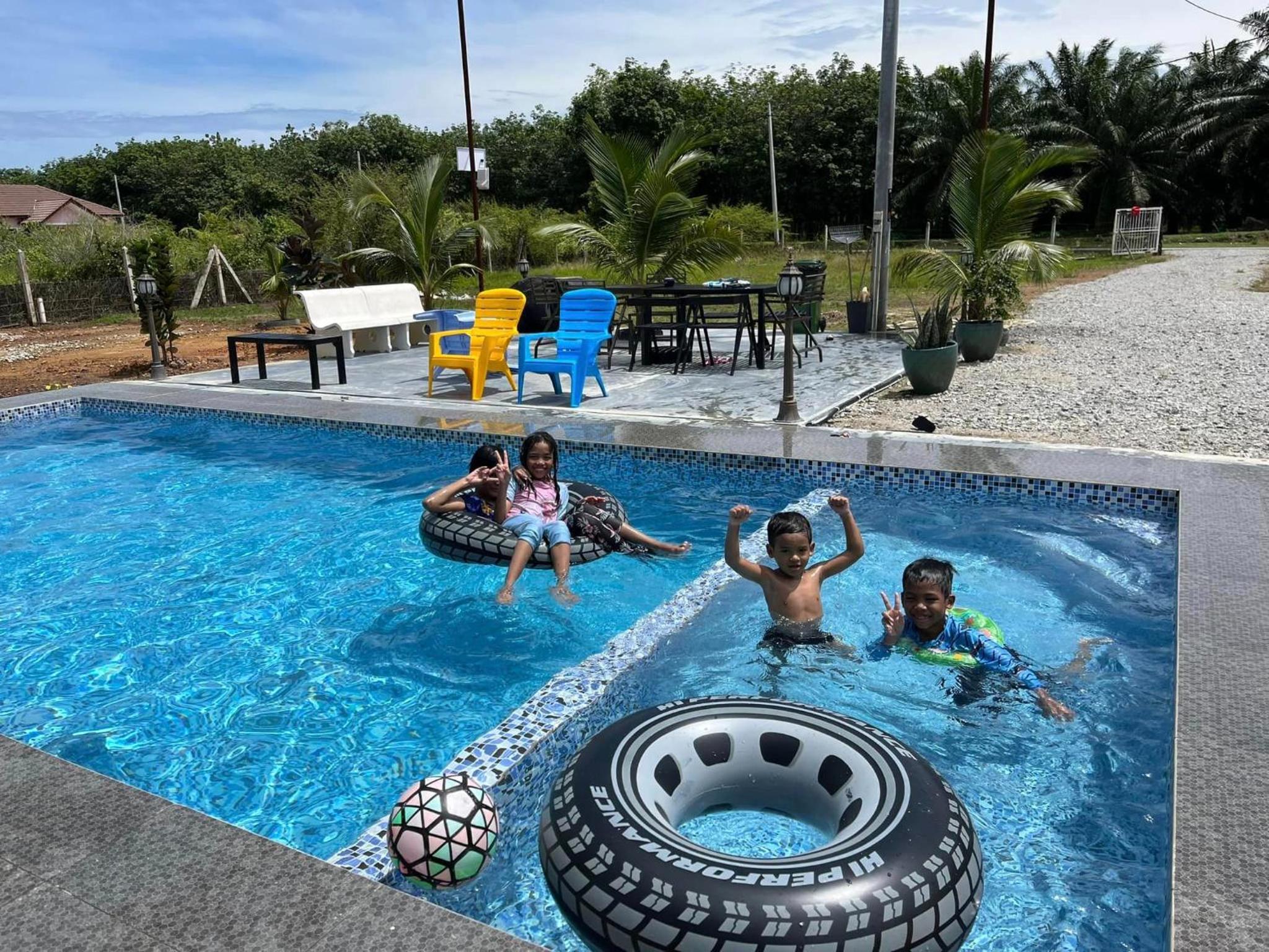 Rumah Armand Studio Family with Swimming Pool Pengkalan Balak Tg Bidara Masjid Tanah Melaka photo 2