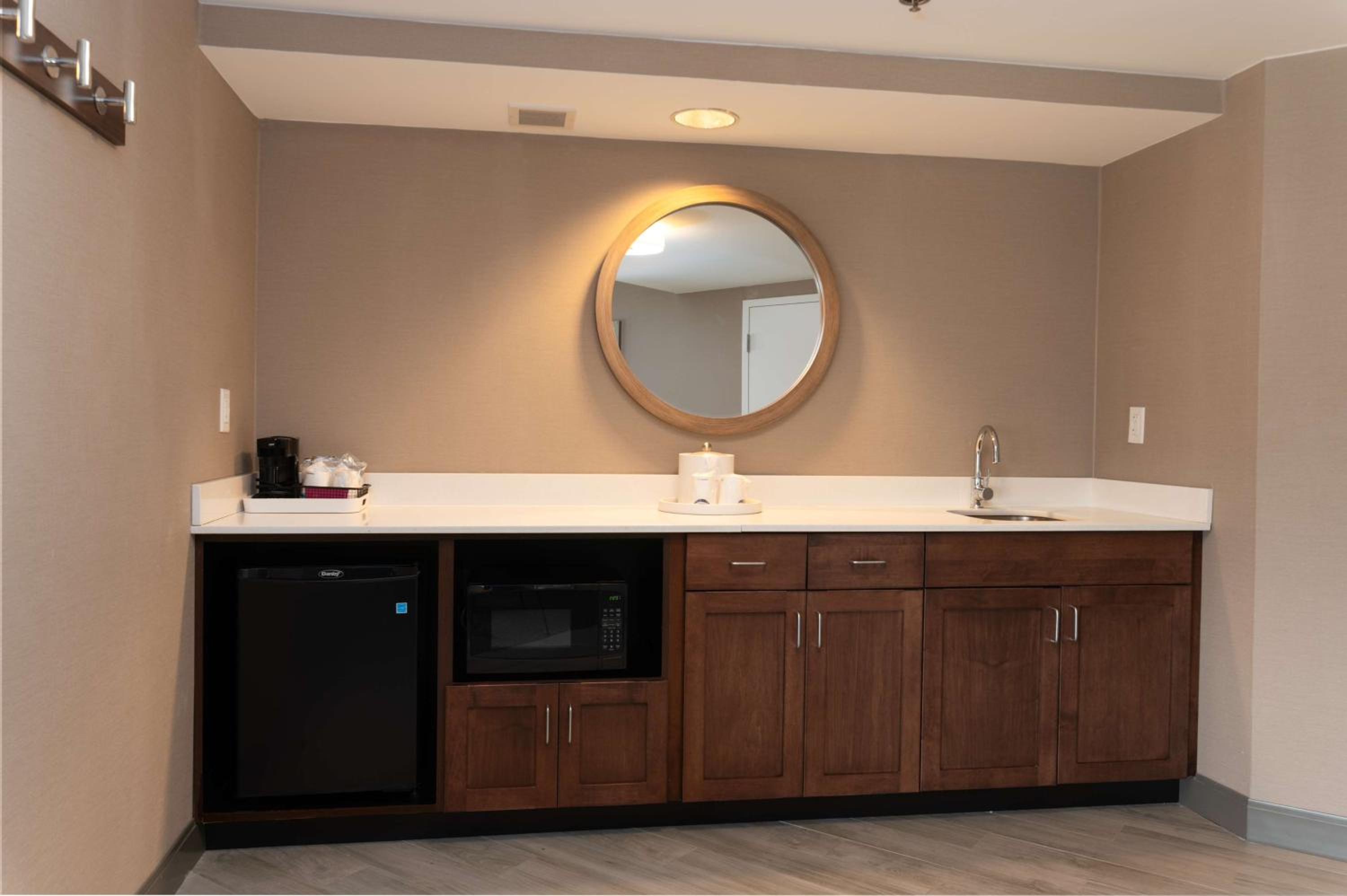 Hampton Inn & Suites Arlington Crystal City DCA