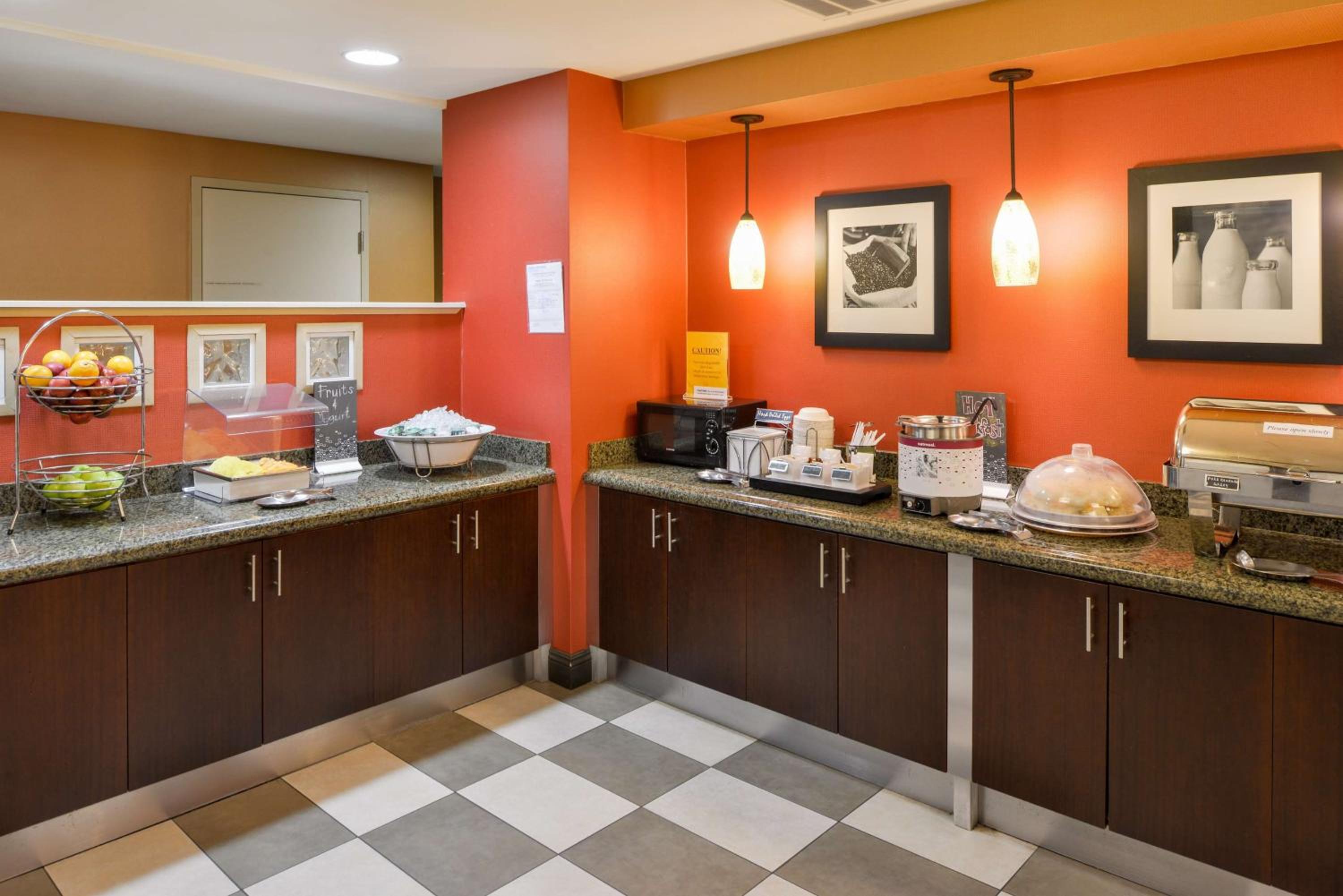 Hampton Inn  Suites San Francisco-Burlingame-Airport South - Property Image 4