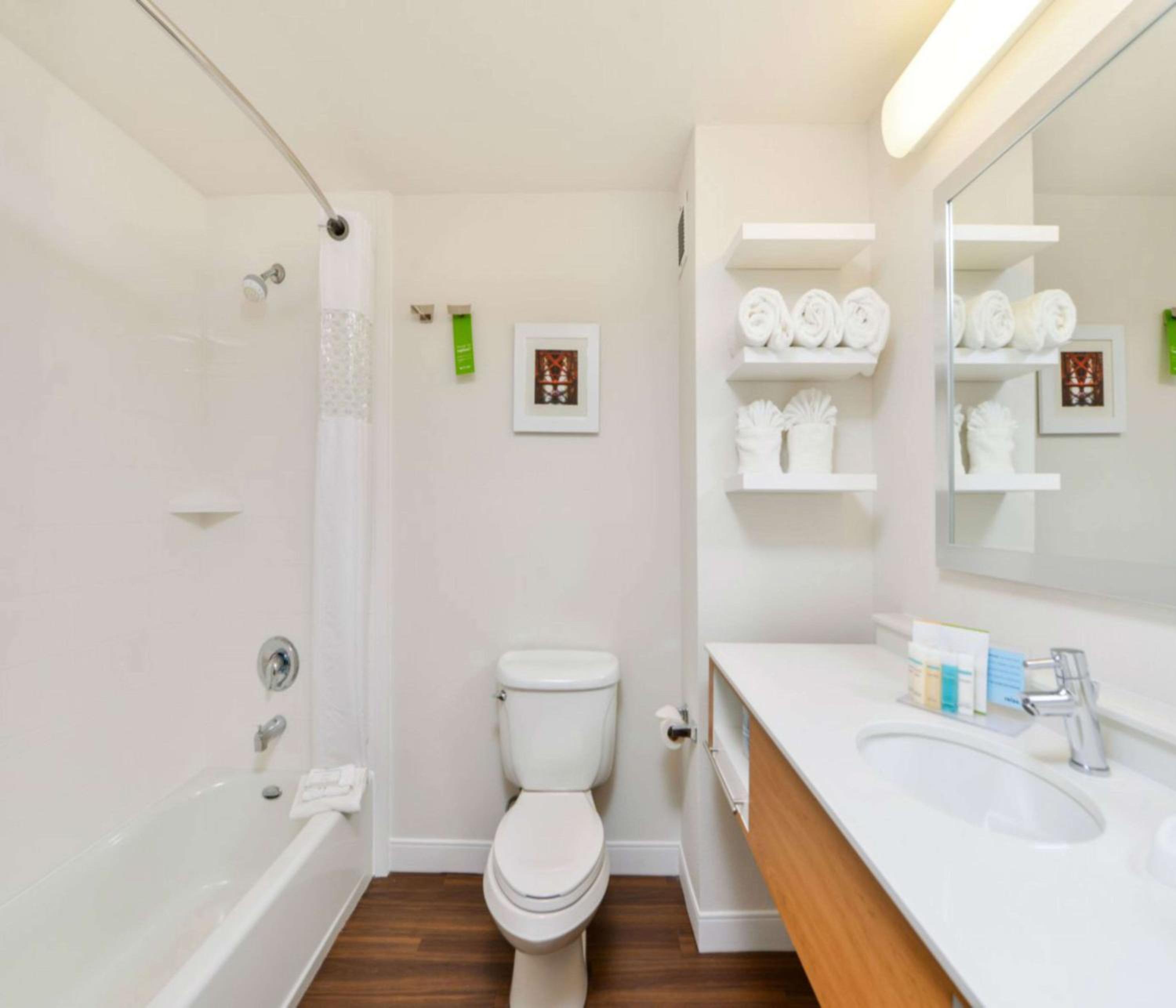 Hampton Inn  Suites San Francisco-Burlingame-Airport South - Property Image 16