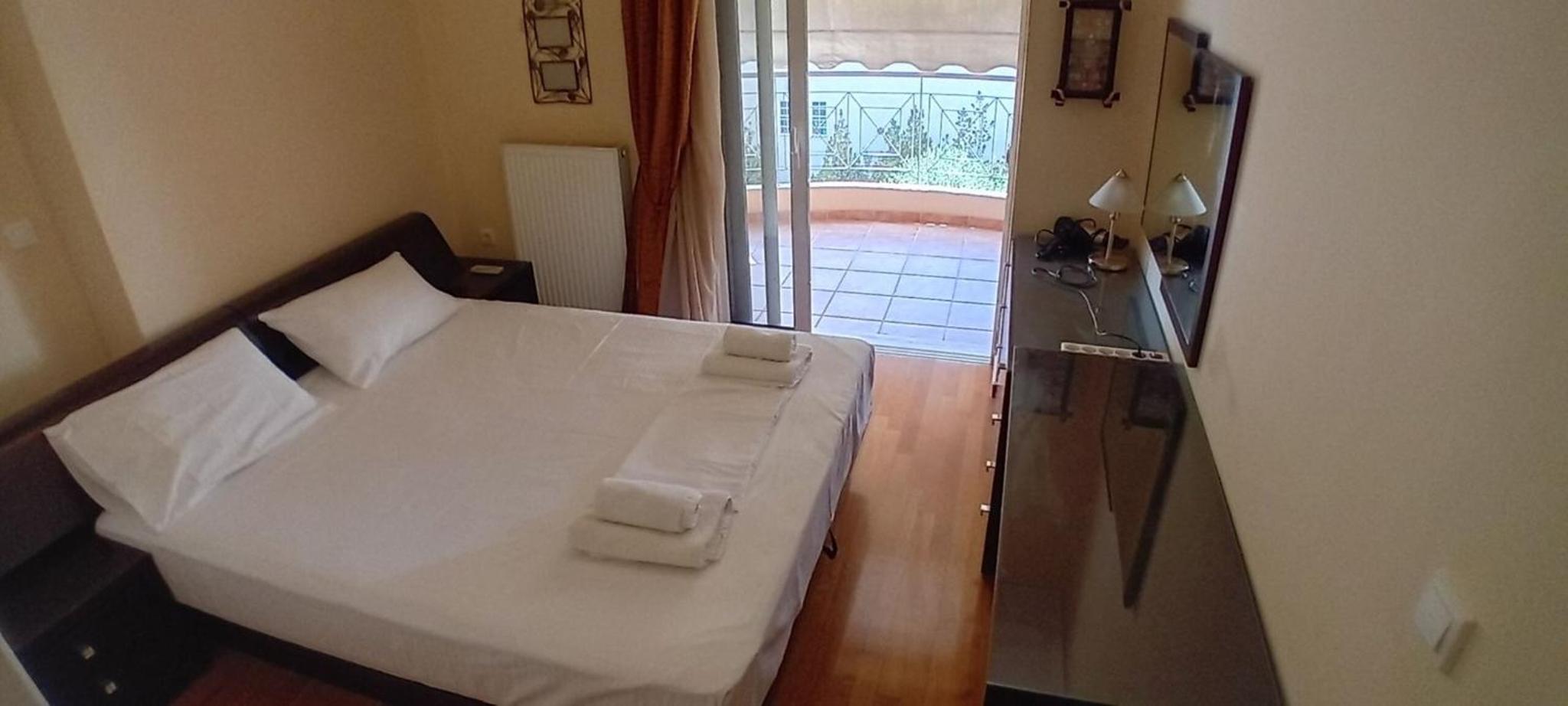 Paradeisos Modern, 2BR, 2BA, Fully Equipped photo 4