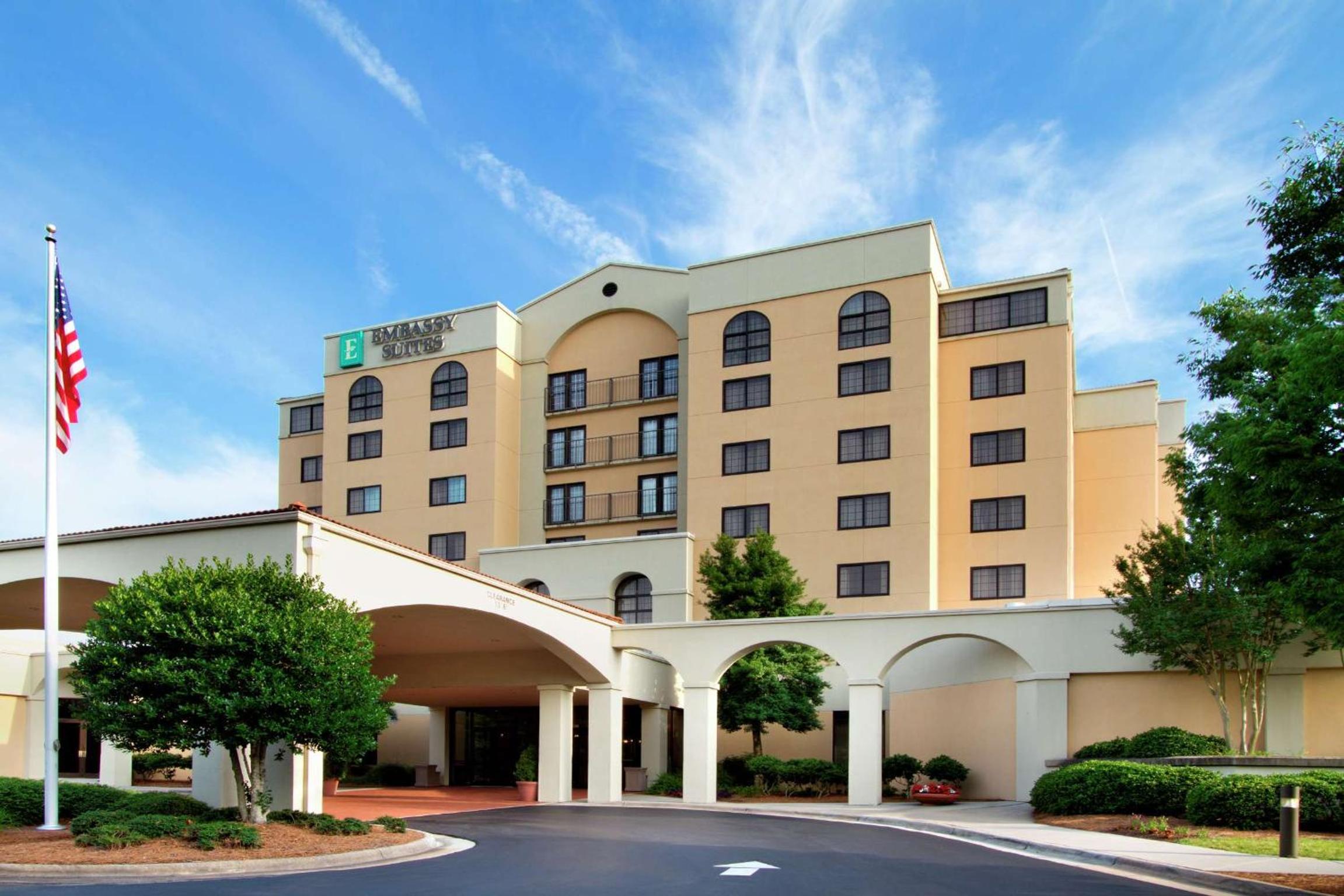 Hotel Embassy Suites by Hilton Greensboro Airport - Image 1