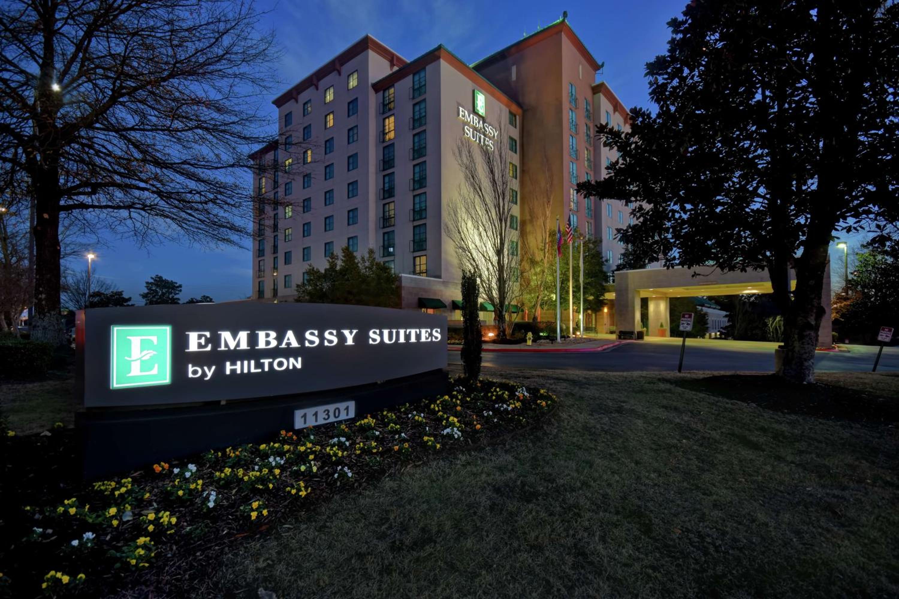 Hotel Embassy Suites Little Rock - Image 1