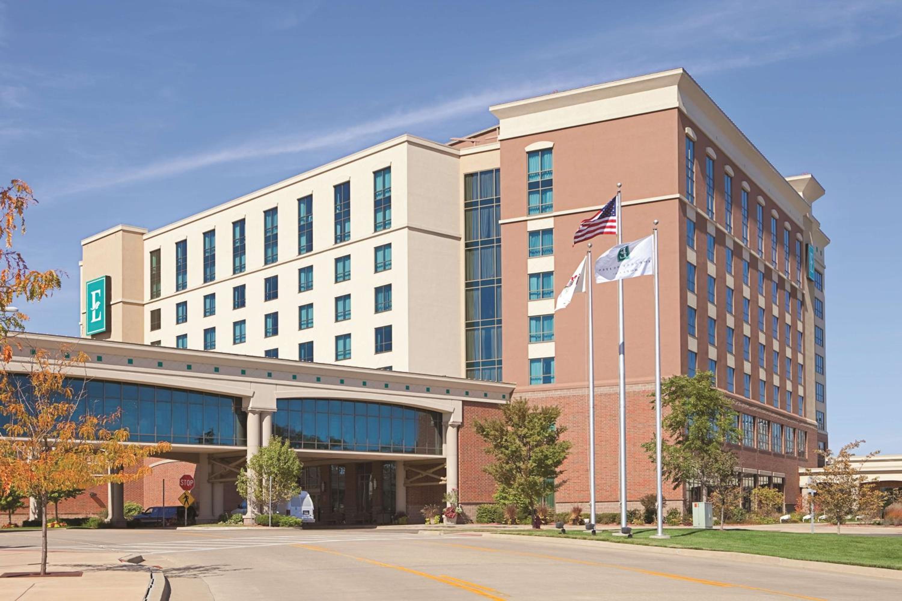Peoria Vacations - Embassy Suites East Peoria Hotel and Riverfront Conference Center - Property Image 3