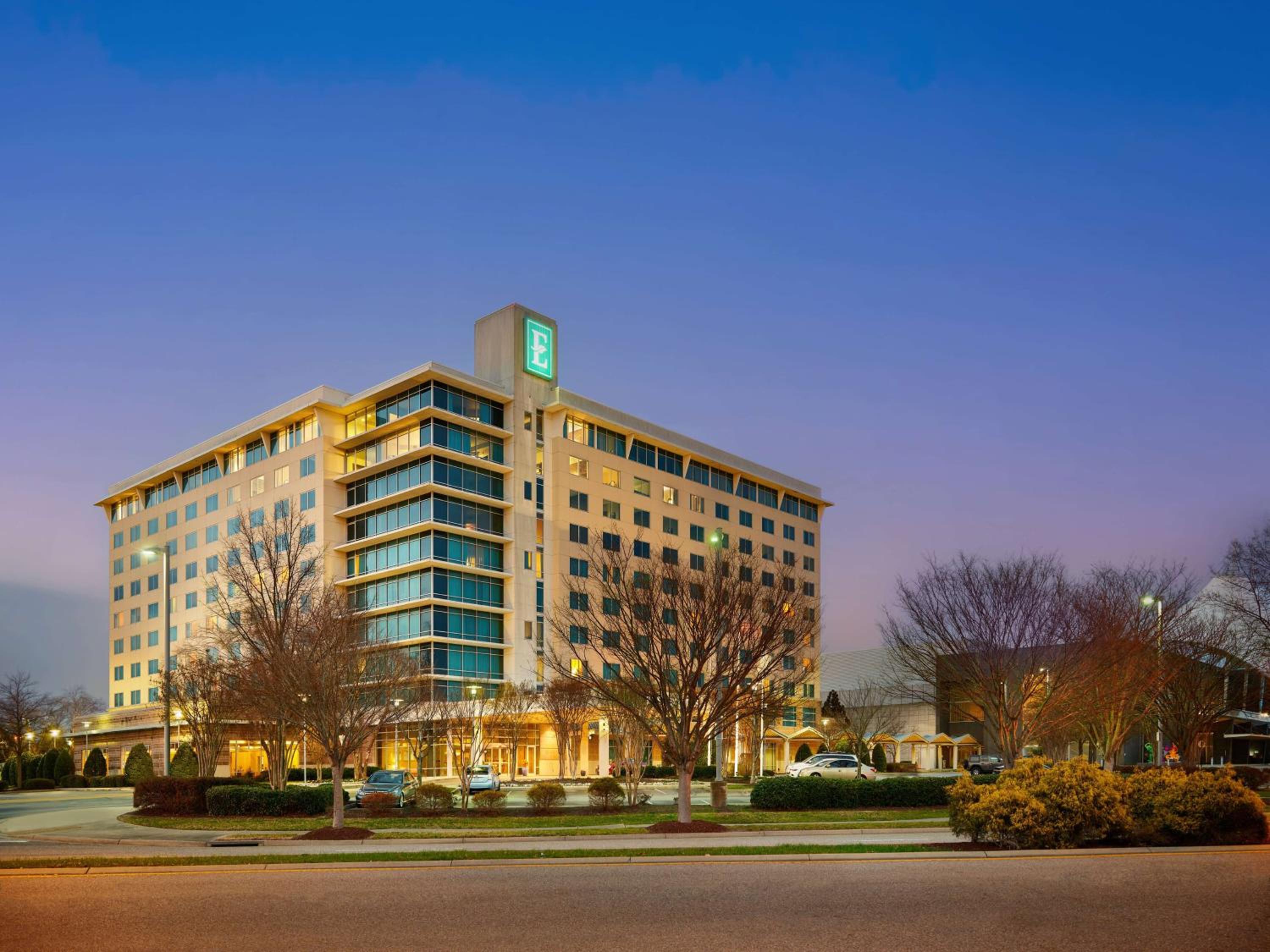 Hotel Embassy Suites by Hilton Hampton Convention Center