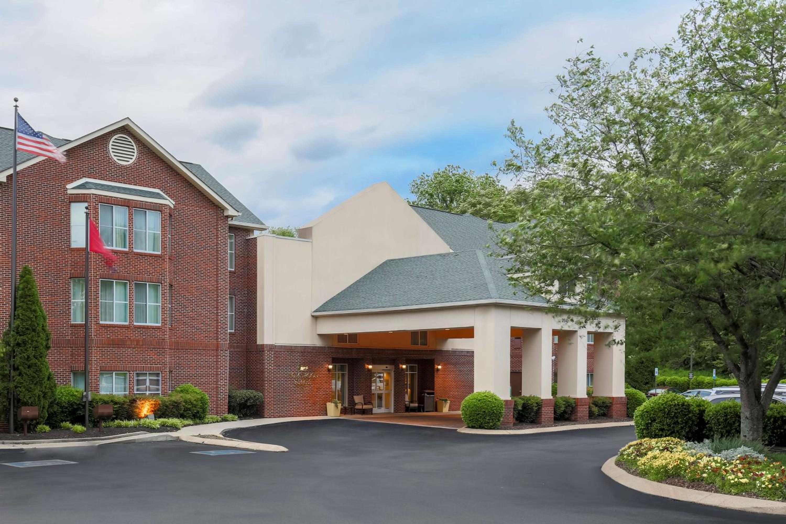 Hotel Homewood Suites Nashville Airport - Image 1
