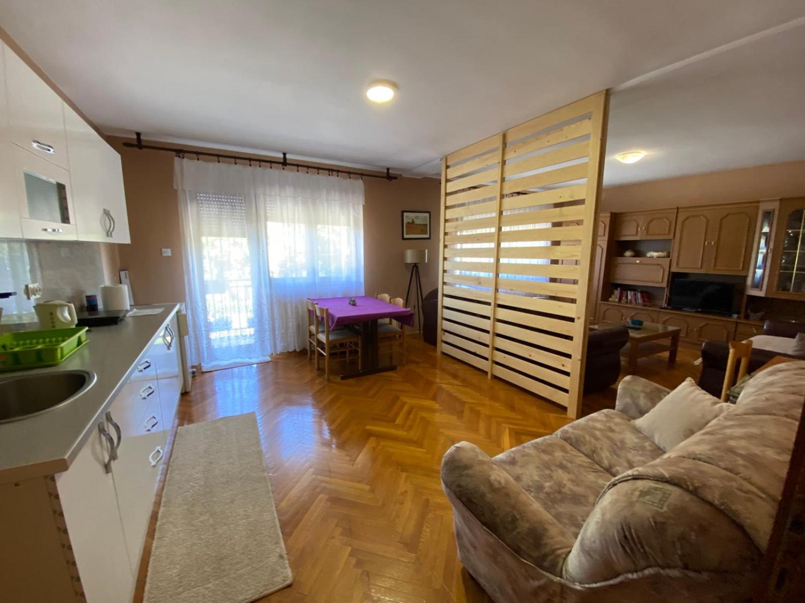 Apartman Lavanda view 2