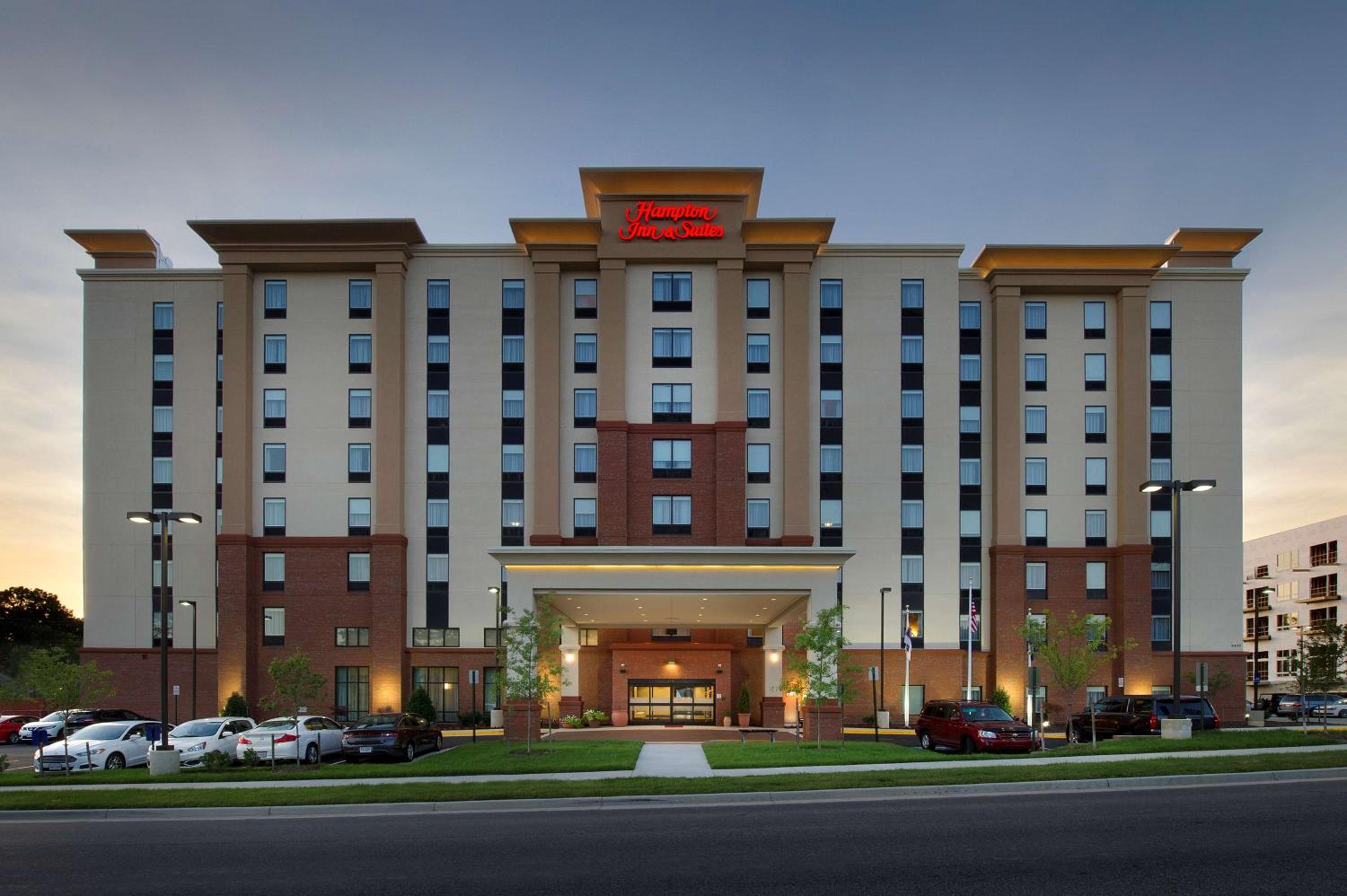 Hampton Inn Suites Falls Church - Property Image 21