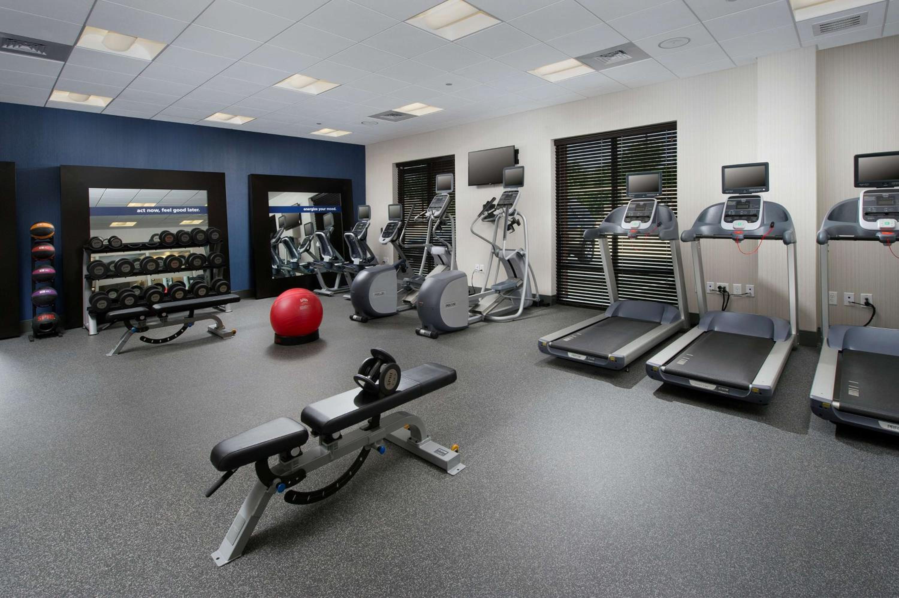 Hampton Inn Suites Falls Church - Property Image 1