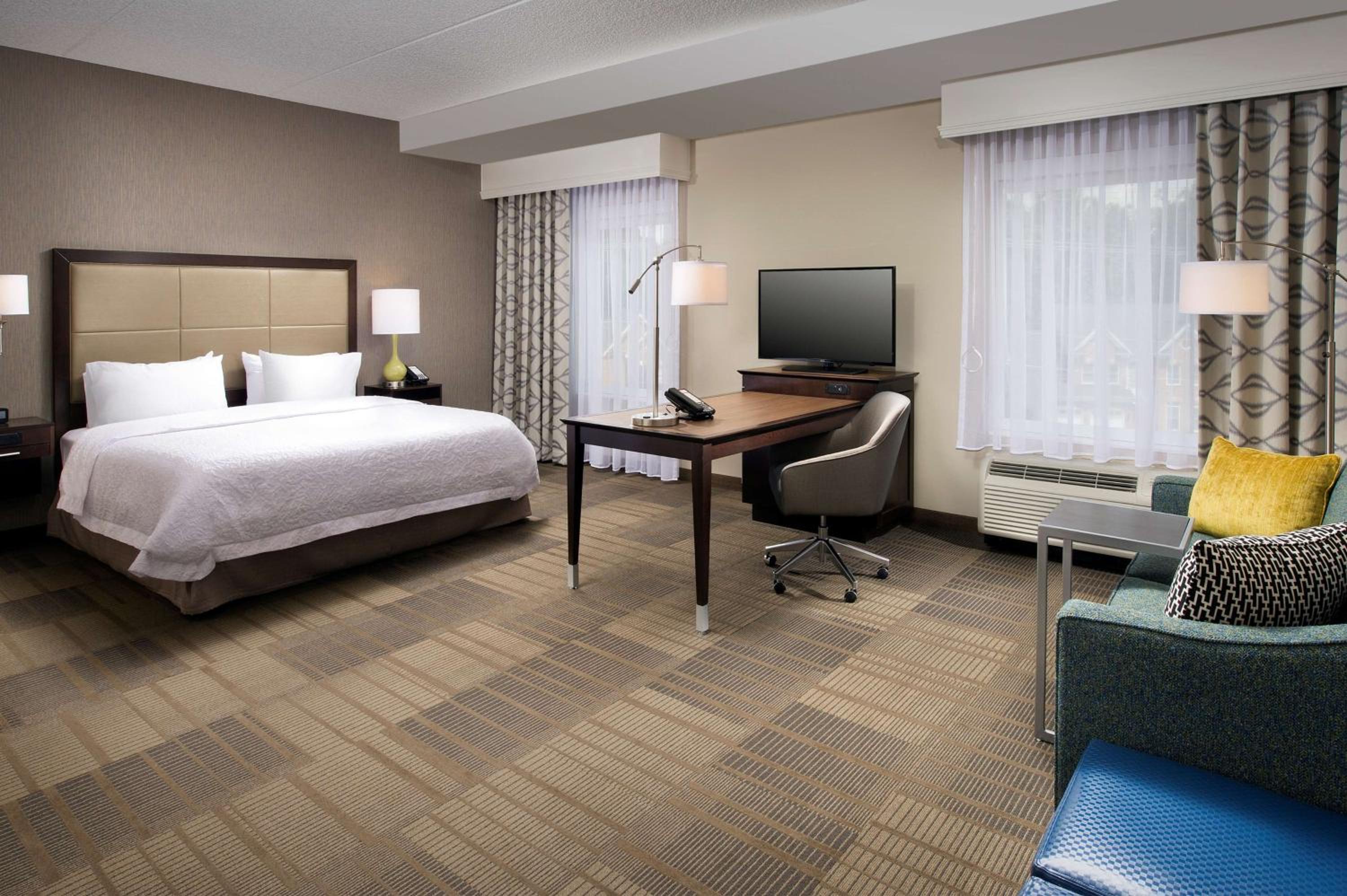 Hampton Inn Suites Falls Church - Property Image 10