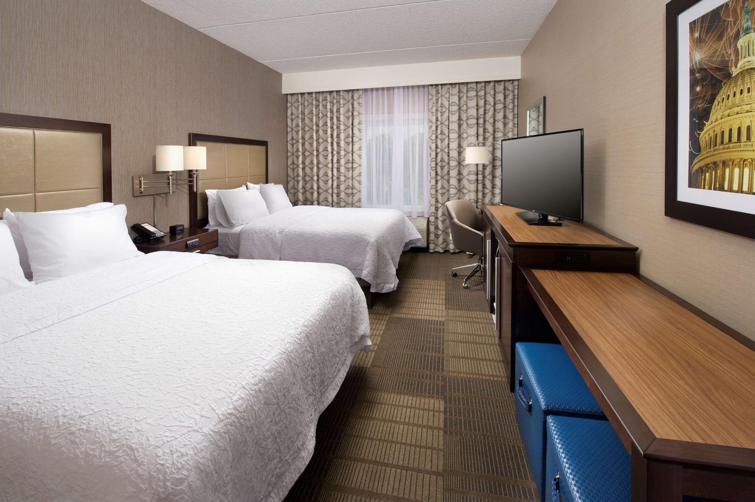 Hampton Inn Suites Falls Church - Property Image 4