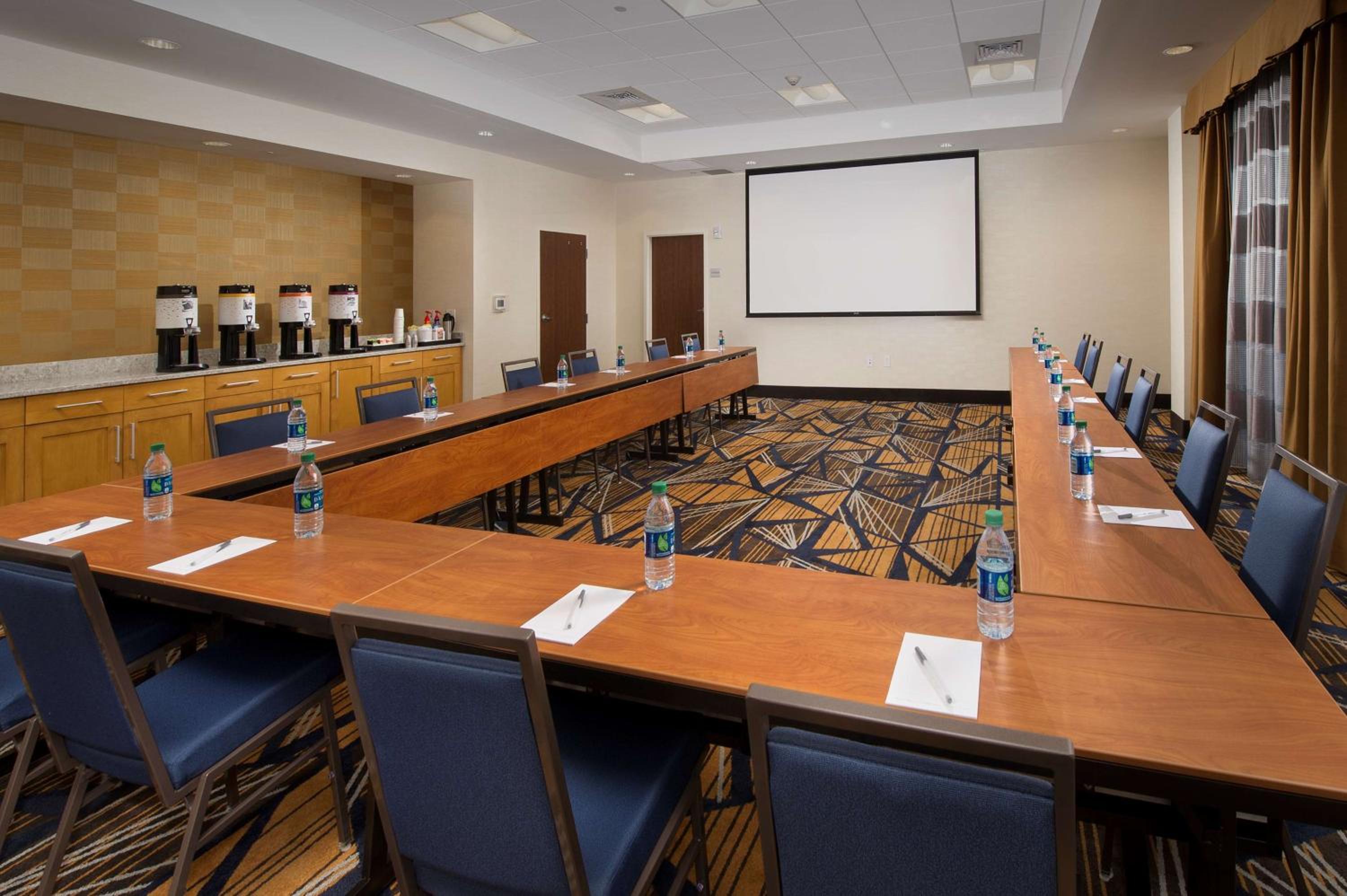 Hampton Inn Suites Falls Church - Property Image 3