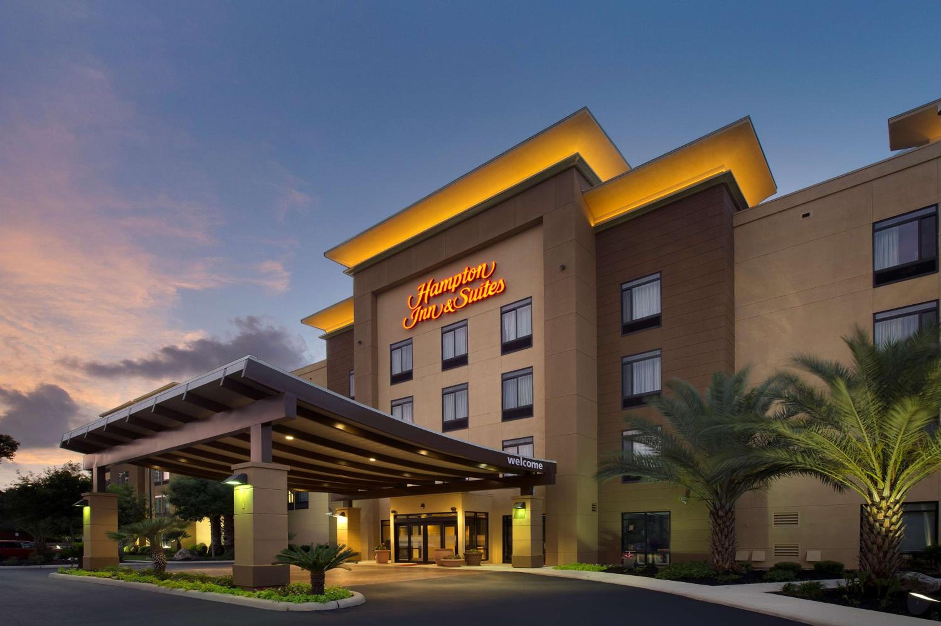 Hotel Hampton Inn & Suites San Antonio Northwest/Medical Center - Image 1