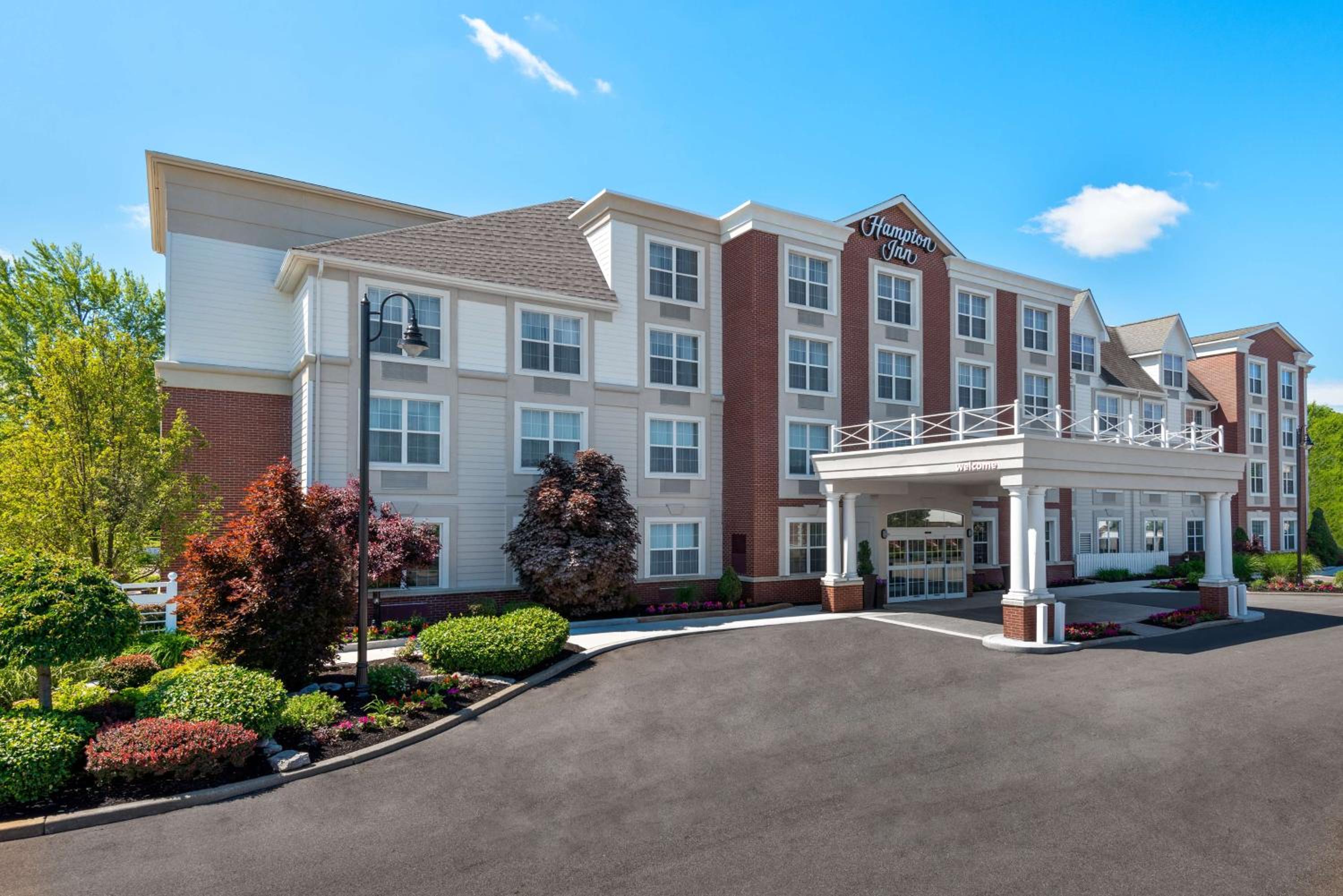 Hotel Hampton Inn Buffalo-Williamsville - Image 1