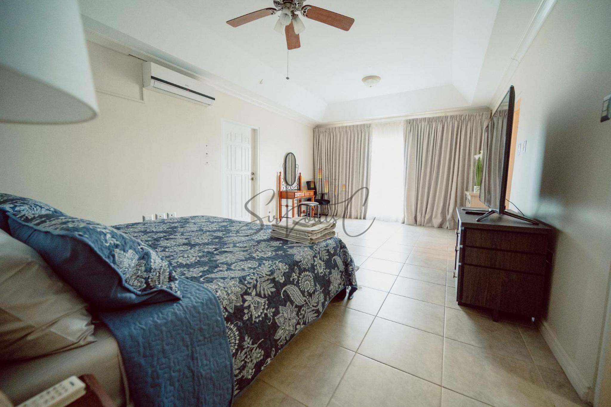 Executive Three Bedroom Condo on the Greens 3