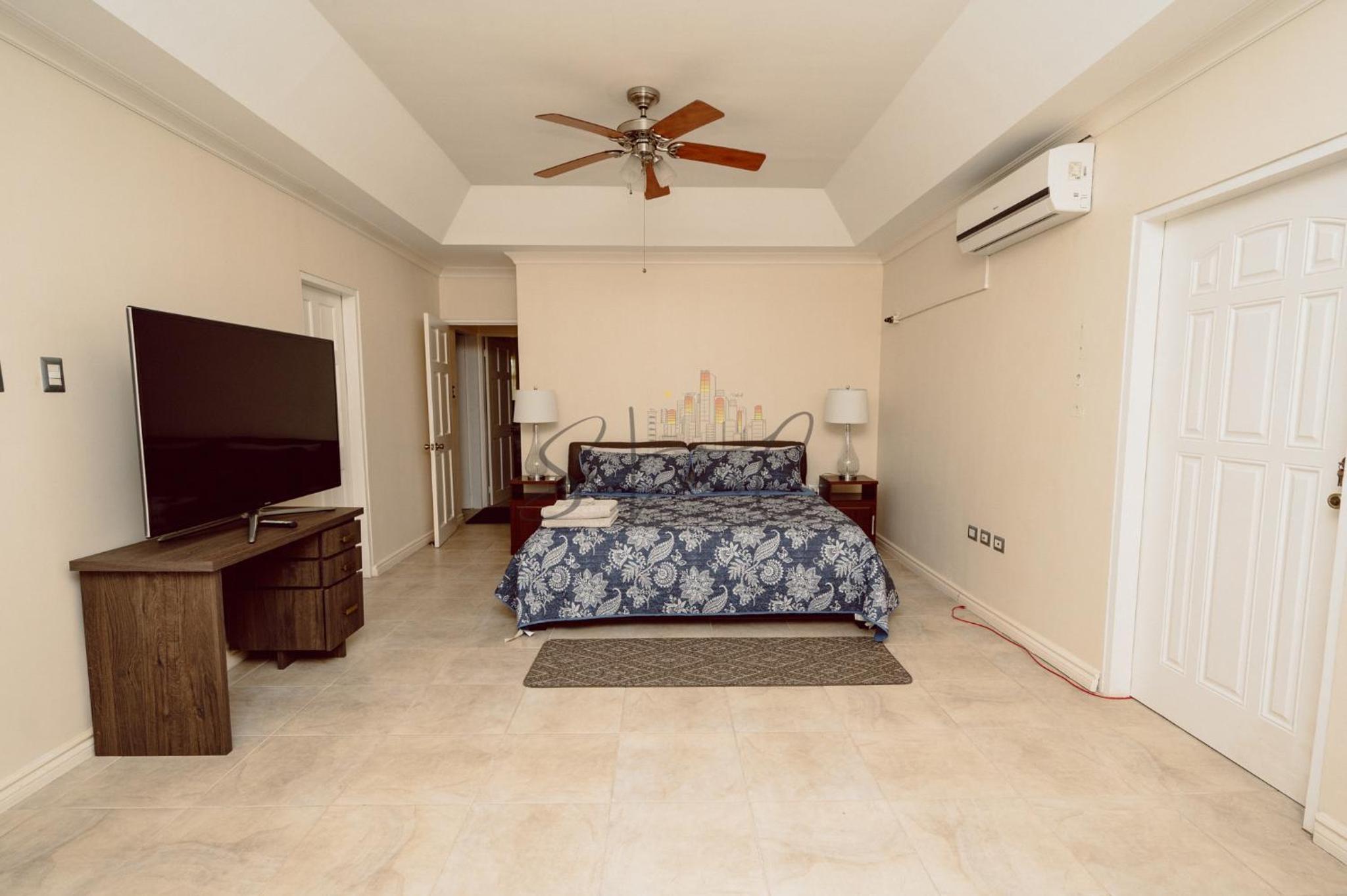 Executive Three Bedroom Condo on the Greens 2