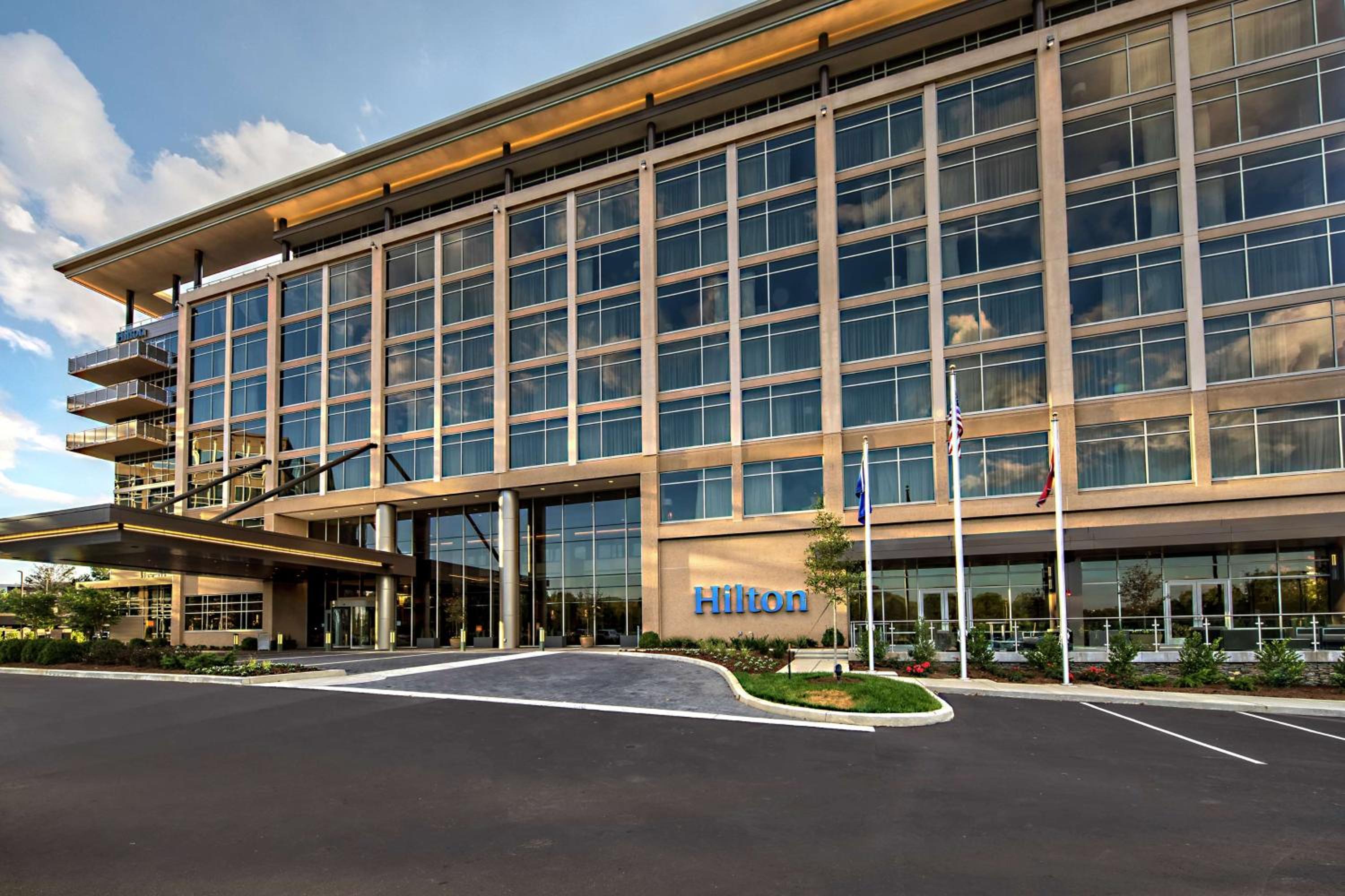 Hotel Hilton Franklin Cool Springs - Image 1