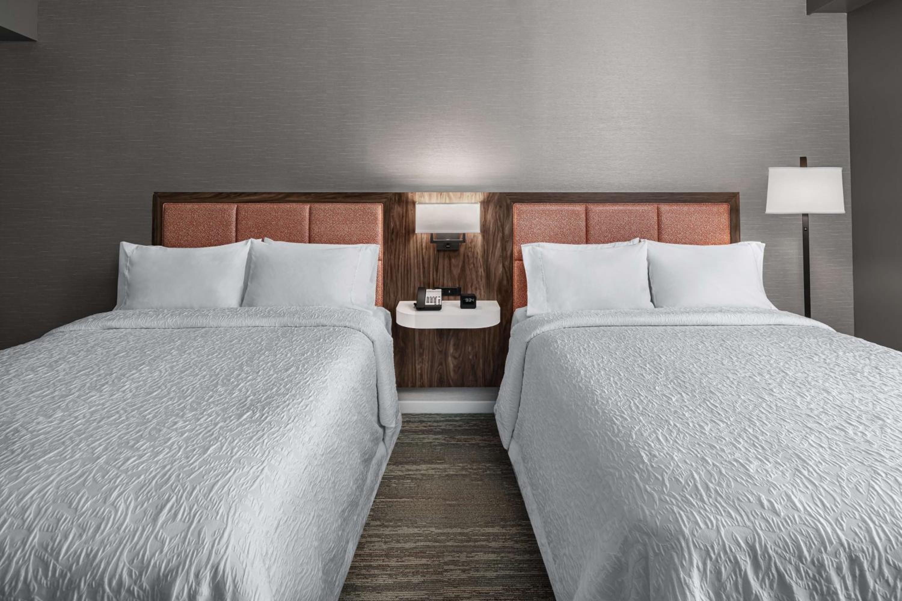 Boston Vacations - Hampton Inn Boston Woburn - Property Image 2