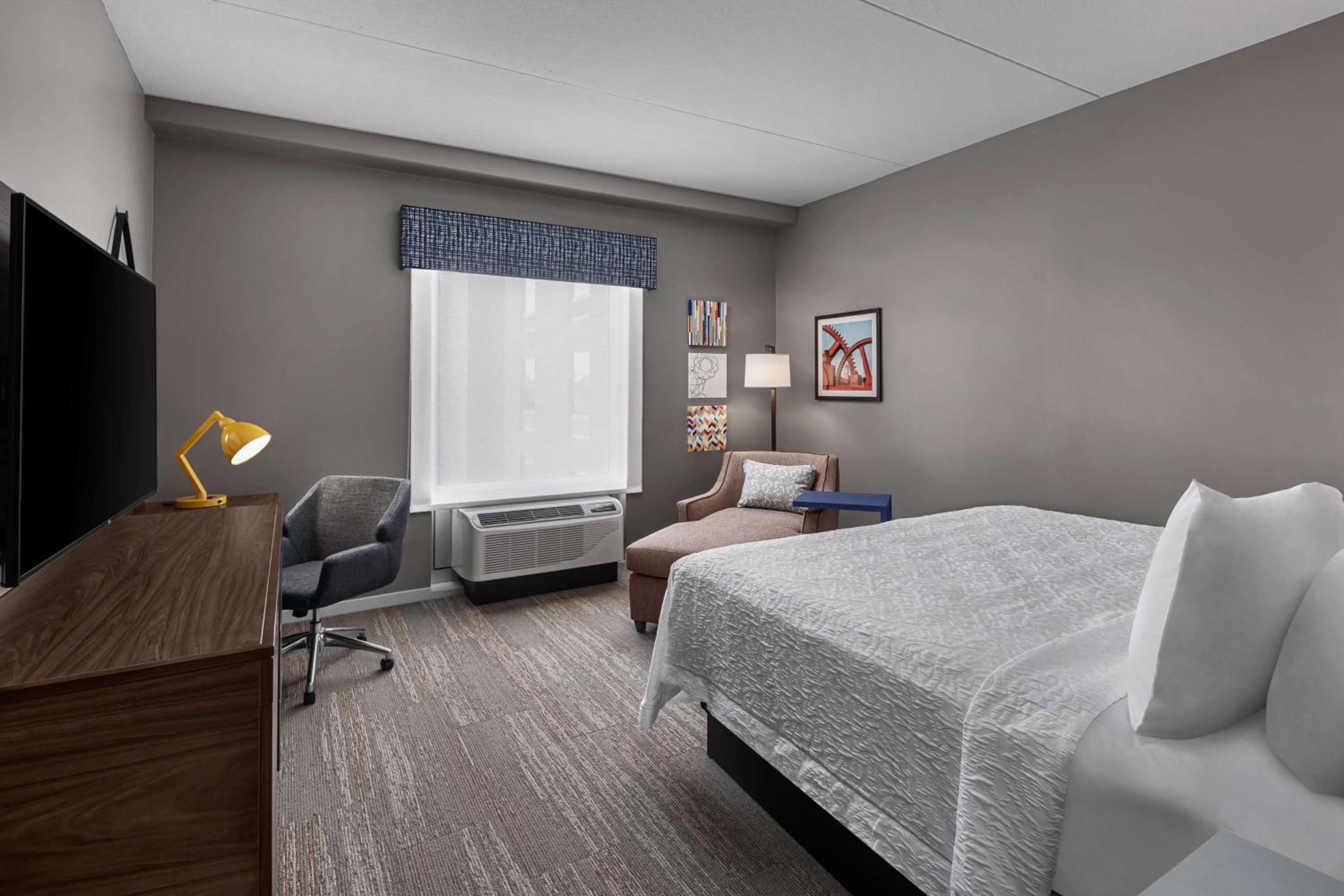 Boston Vacations - Hampton Inn Boston Woburn - Property Image 3