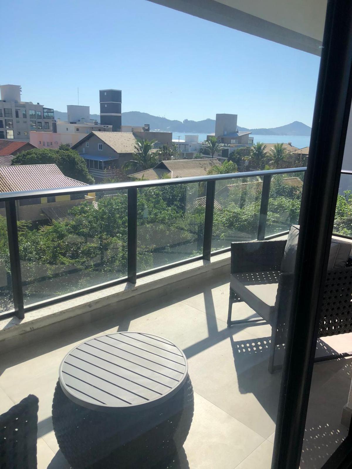 INCRÍVEL DUPLEX COM JACUZZI PRÓXIMO AO MAR, 3 SUÍTES, Apt 408