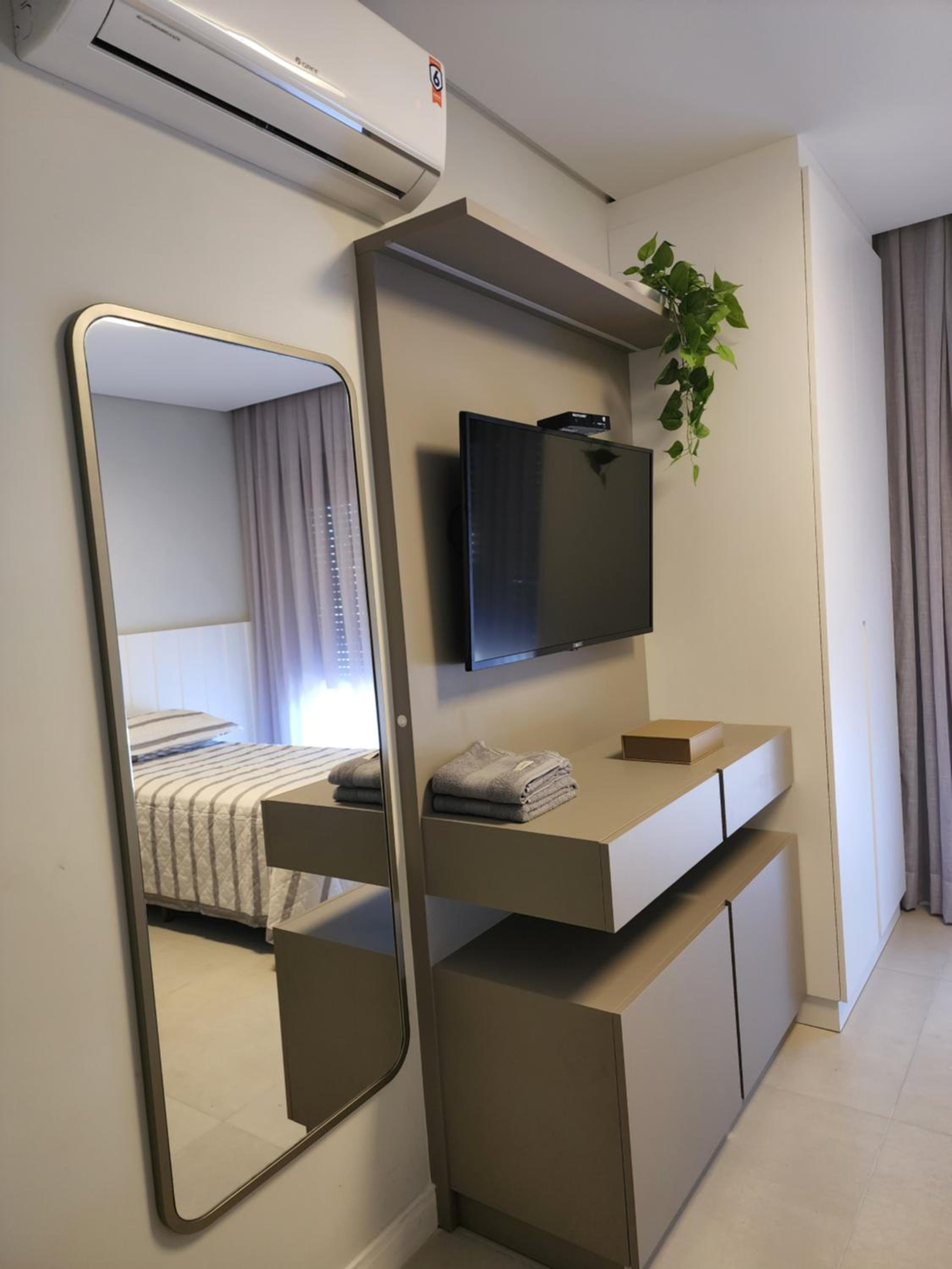 INCRÍVEL DUPLEX COM JACUZZI PRÓXIMO AO MAR, 3 SUÍTES, Apt 408