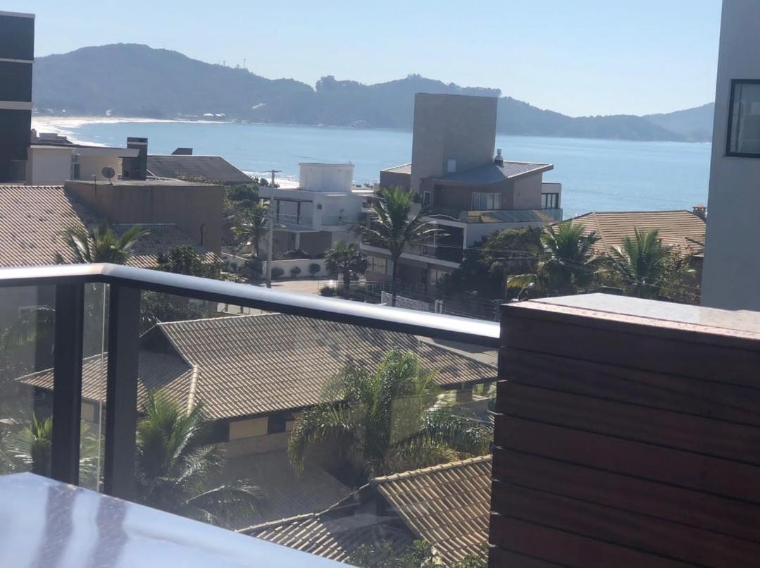 INCRÍVEL DUPLEX COM JACUZZI PRÓXIMO AO MAR, 3 SUÍTES, Apt 408