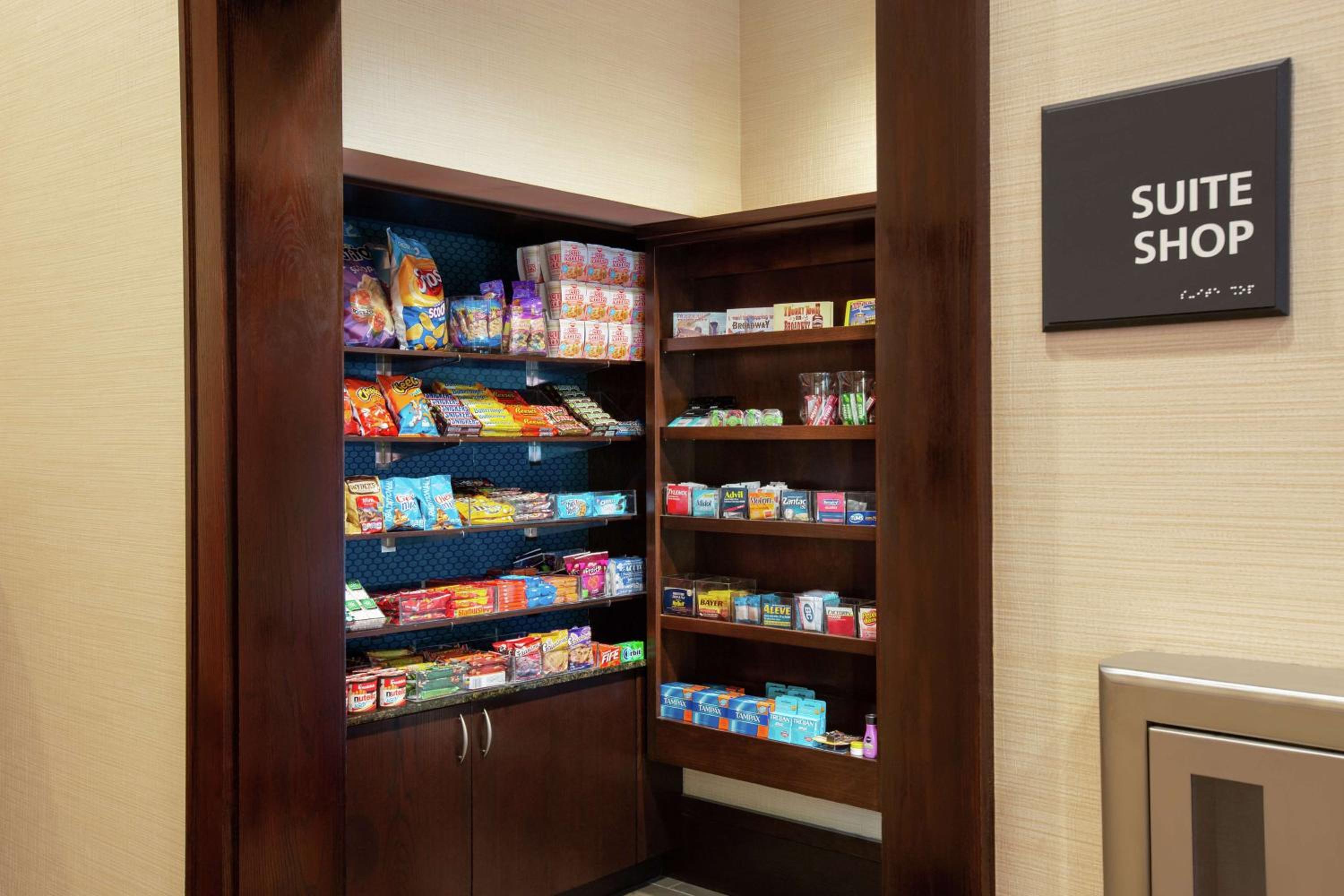 Hampton Inn & Suites Nashville-Downtown 2