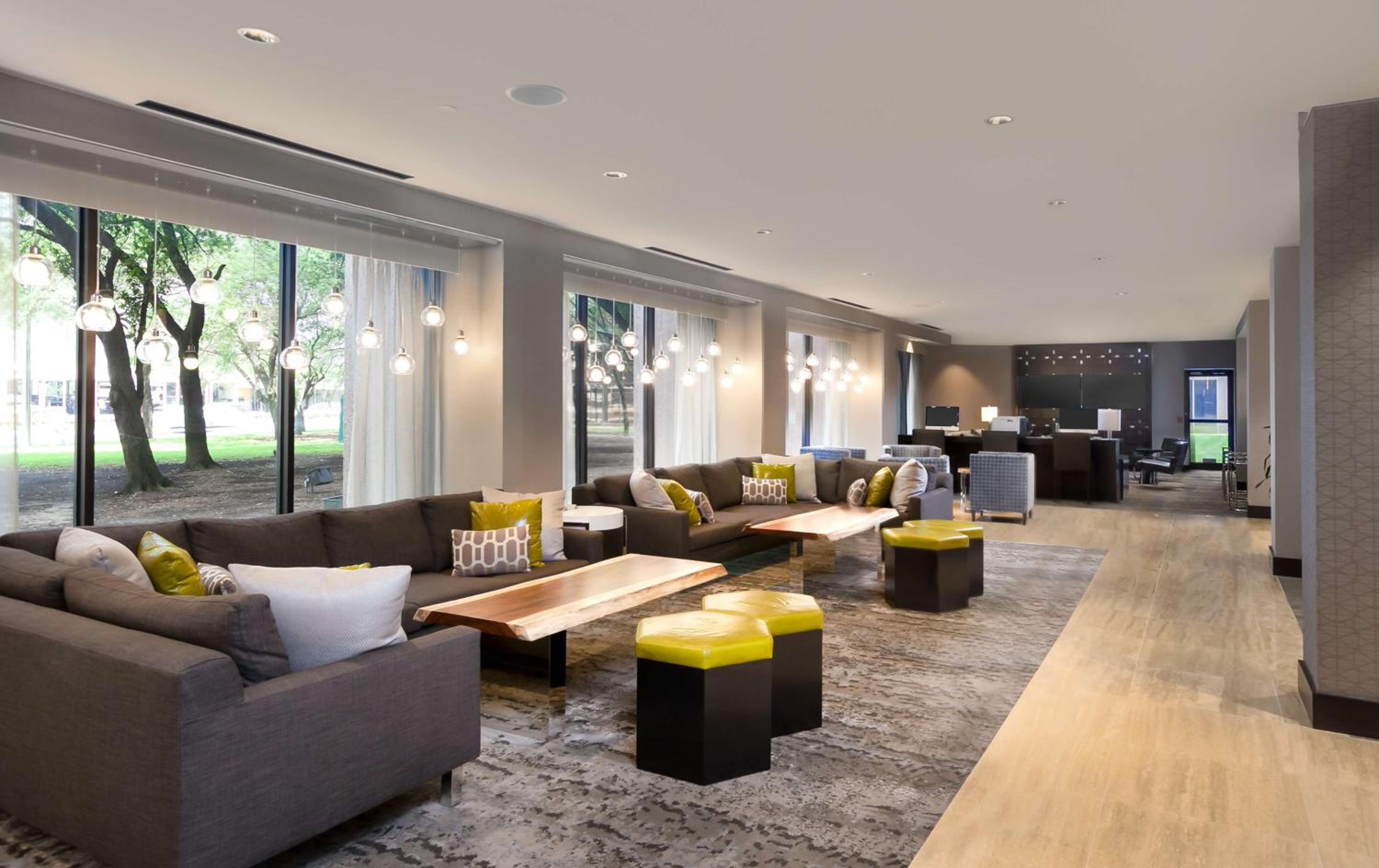 DoubleTree by Hilton Hotel & Suites Houston by the Galleria-2