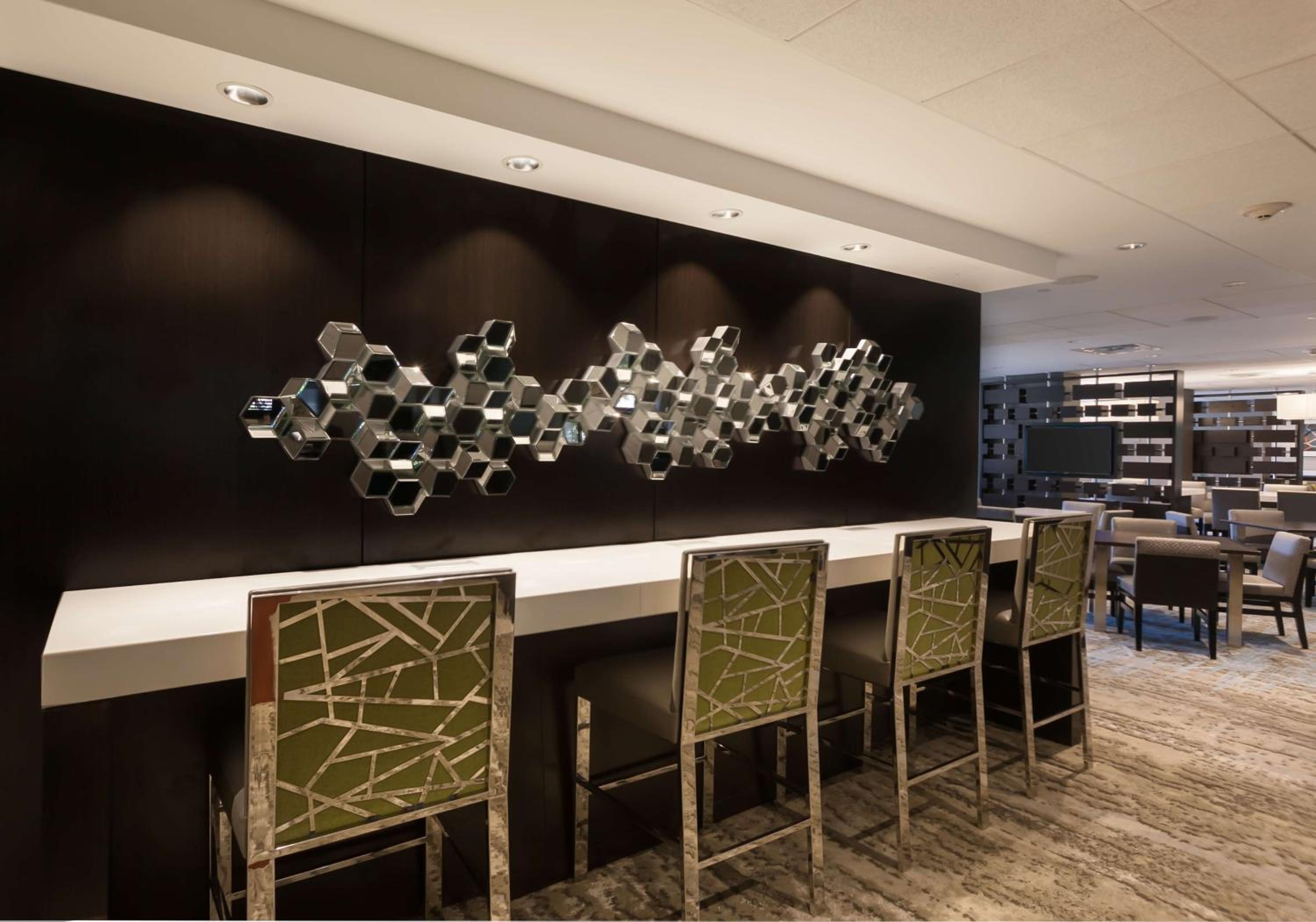 DoubleTree by Hilton Hotel & Suites Houston by the Galleria-3