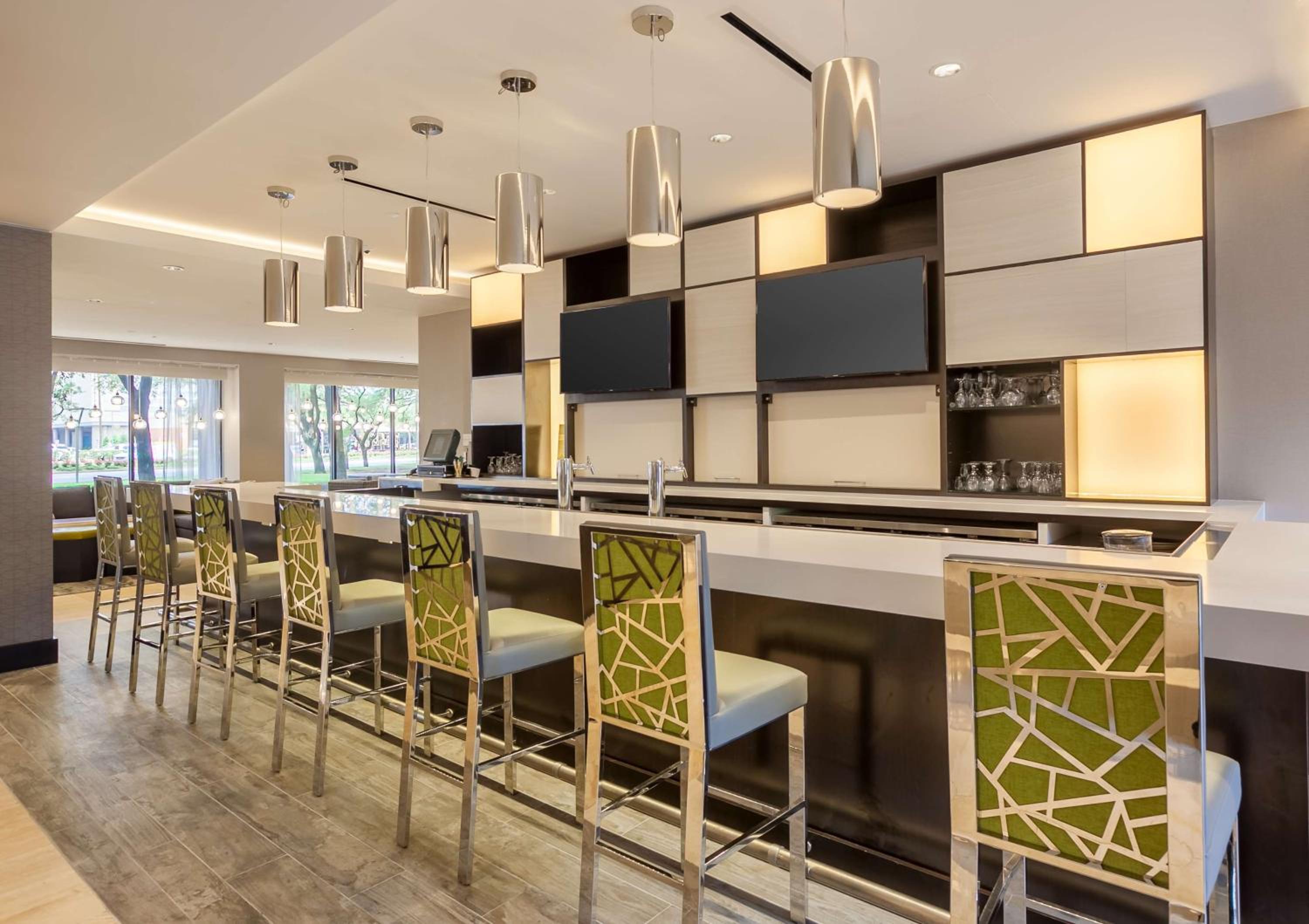 DoubleTree by Hilton Hotel & Suites Houston by the Galleria-4