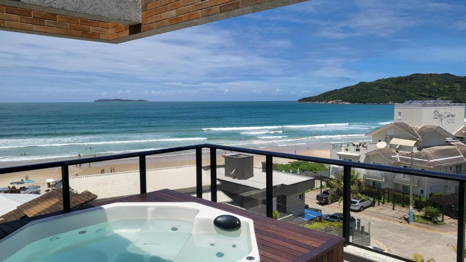 MAJESTOSO DUPLEX COM JACUZZI DE FRENTE PARA O MAR, 3 SUÍTES, Apt 404