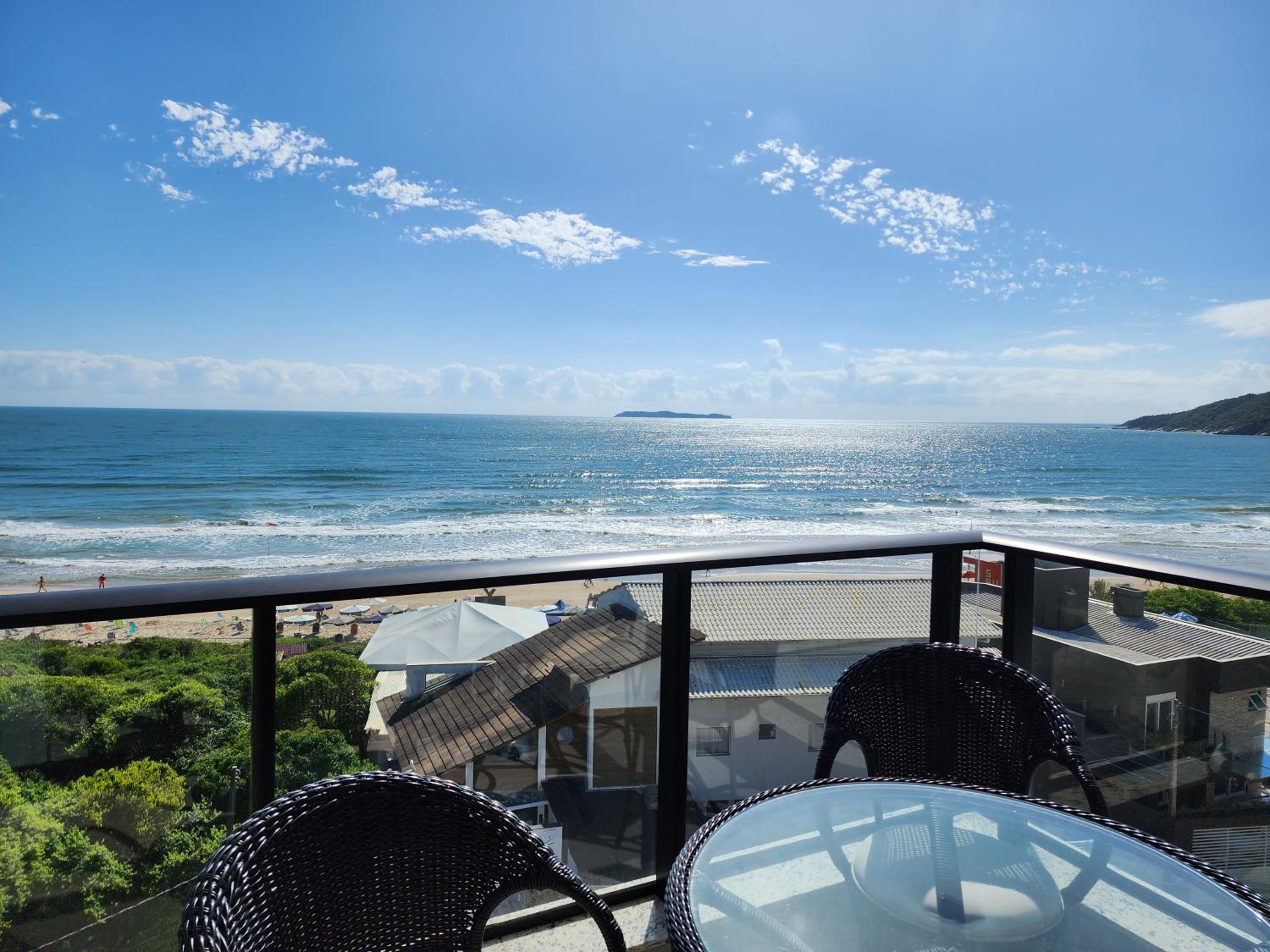 MAJESTOSO DUPLEX COM JACUZZI DE FRENTE PARA O MAR, 3 SUÍTES, Apt 404