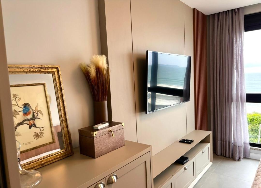 MAJESTOSO DUPLEX COM JACUZZI DE FRENTE PARA O MAR, 3 SUÍTES, Apt 404