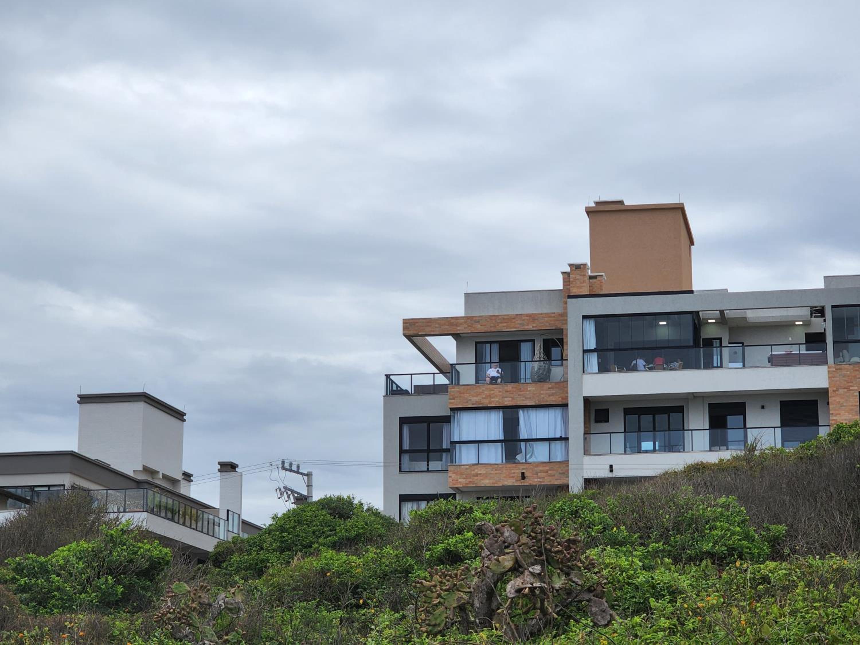 MAJESTOSO DUPLEX COM JACUZZI DE FRENTE PARA O MAR, 3 SUÍTES, Apt 404