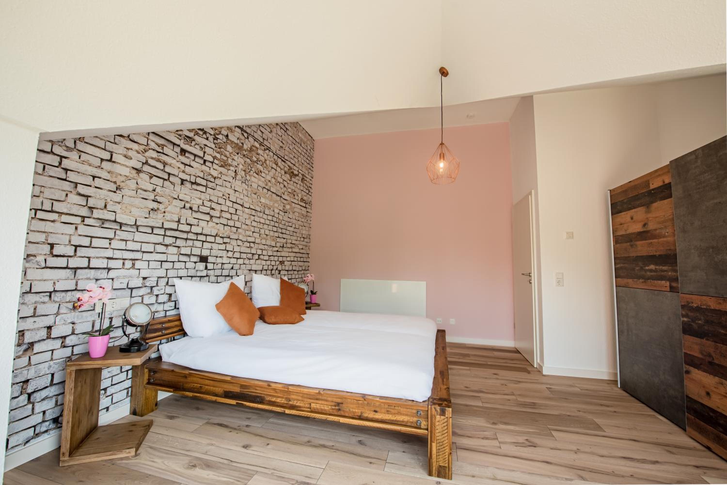 Industrie Stil Apartment unweit vom See