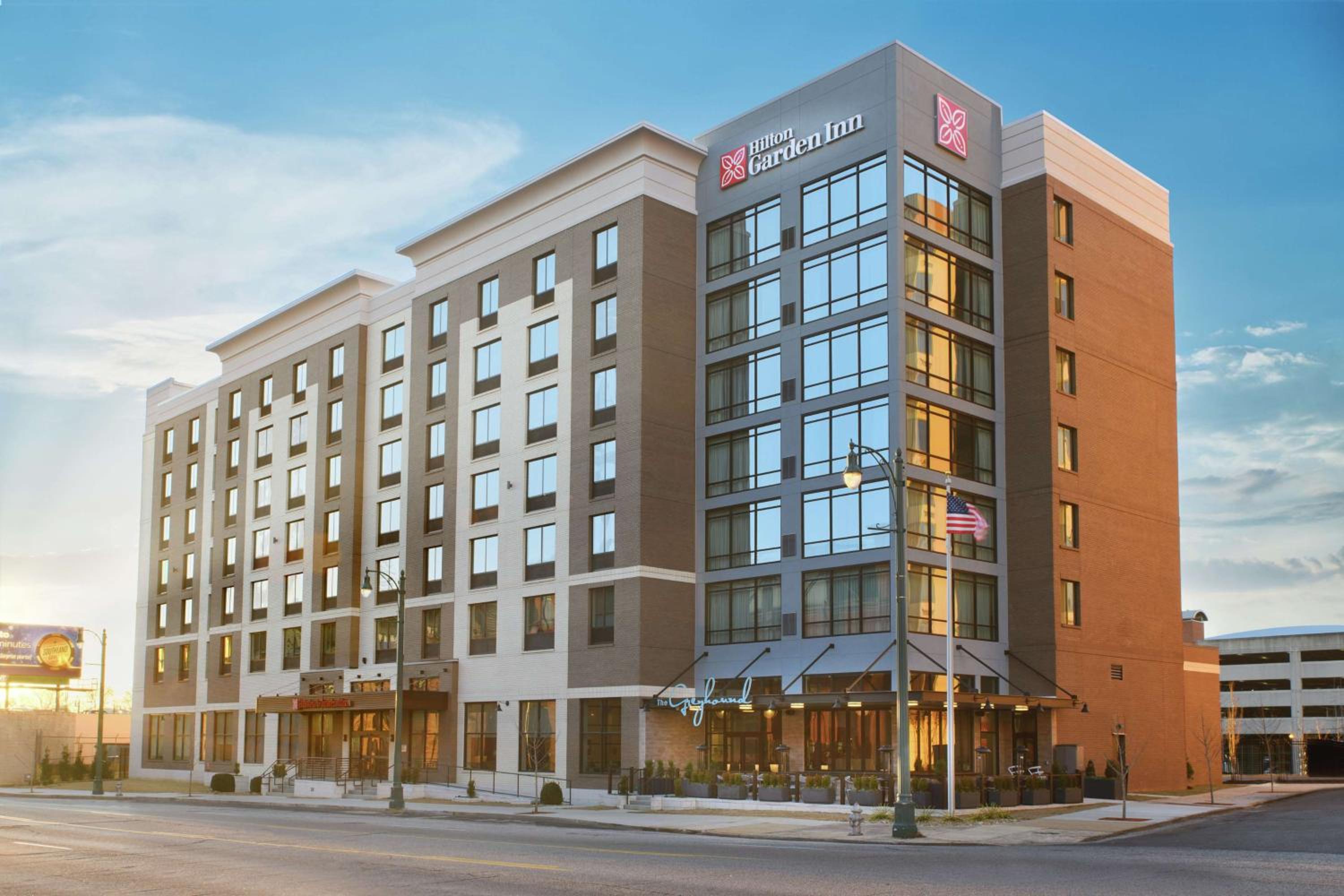 Hotel Hilton Garden Inn Memphis Downtown Beale Street - Image 1