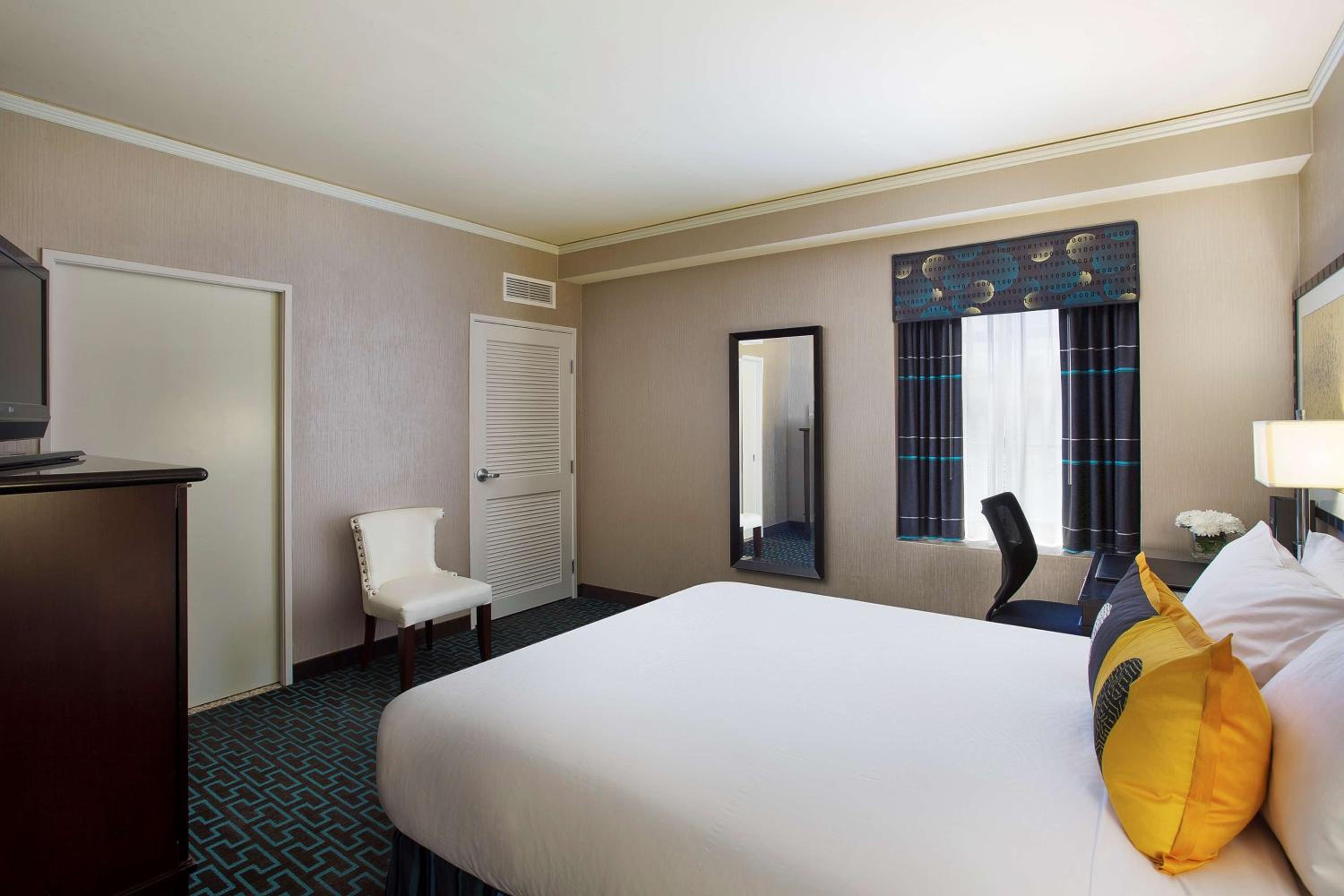 Juniper Hotel Cupertino, Curio Collection by Hilton - Property Image 12