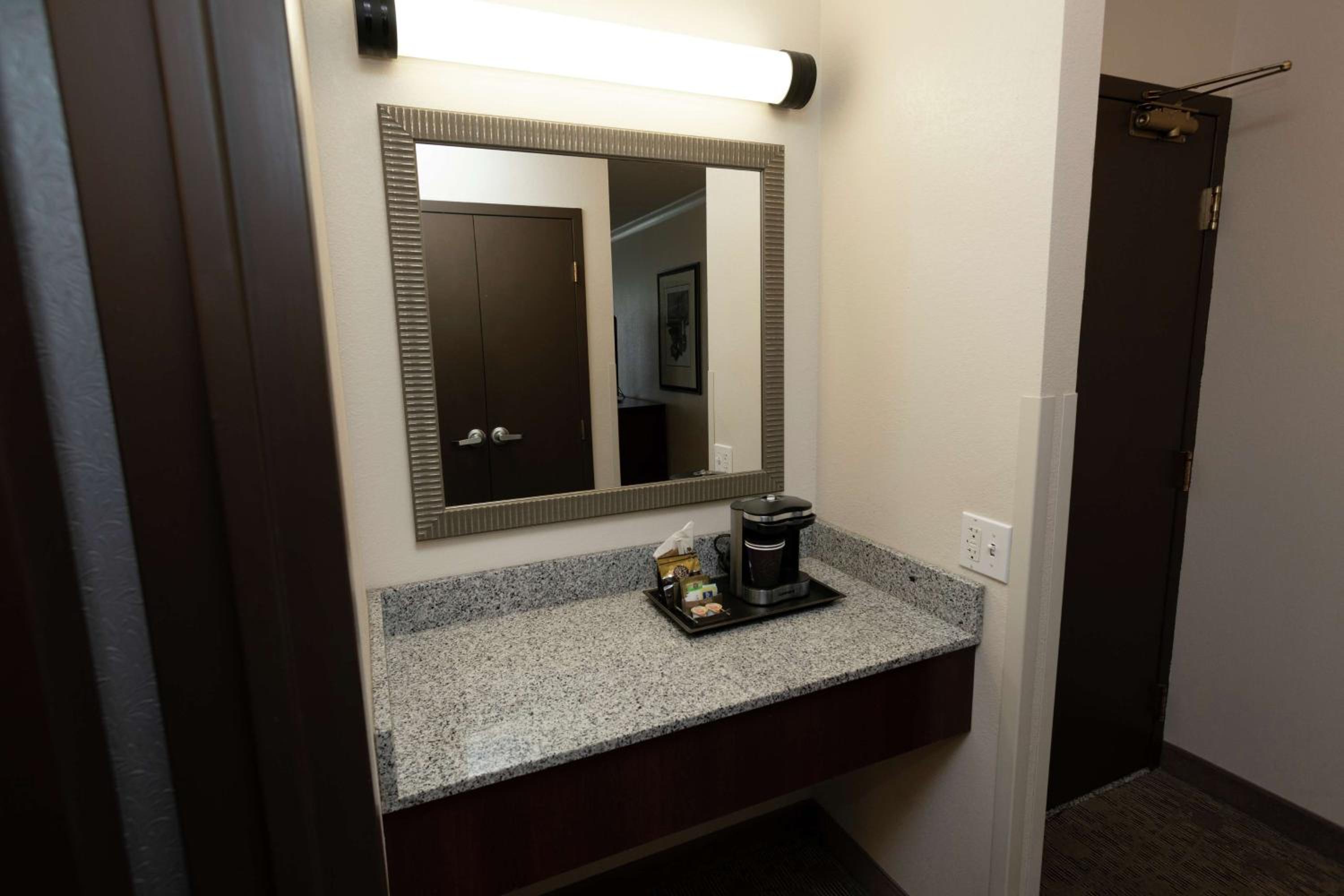 Springfield Vacations - President Abraham Lincoln - A Doubletree by Hilton Hotel - Property Image 3