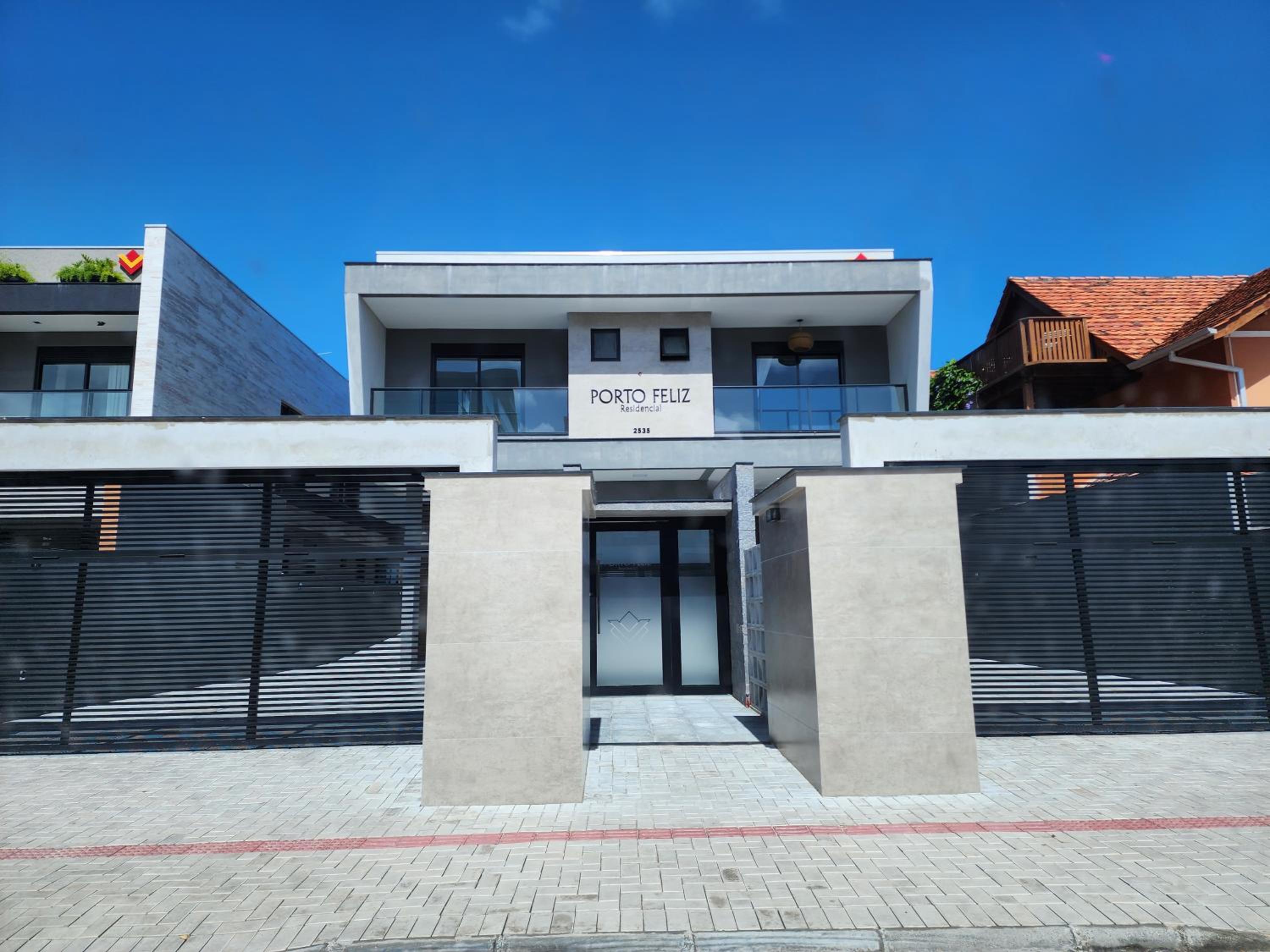 TÉRREO EXCLUSIVO À BEIRA MAR E 3 SUÍTES , Apt 101 Mariscal