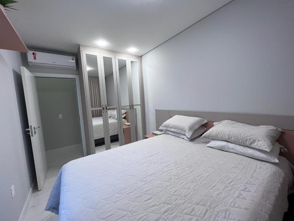 TÉRREO EXCLUSIVO À BEIRA MAR E 3 SUÍTES , Apt 101 Mariscal